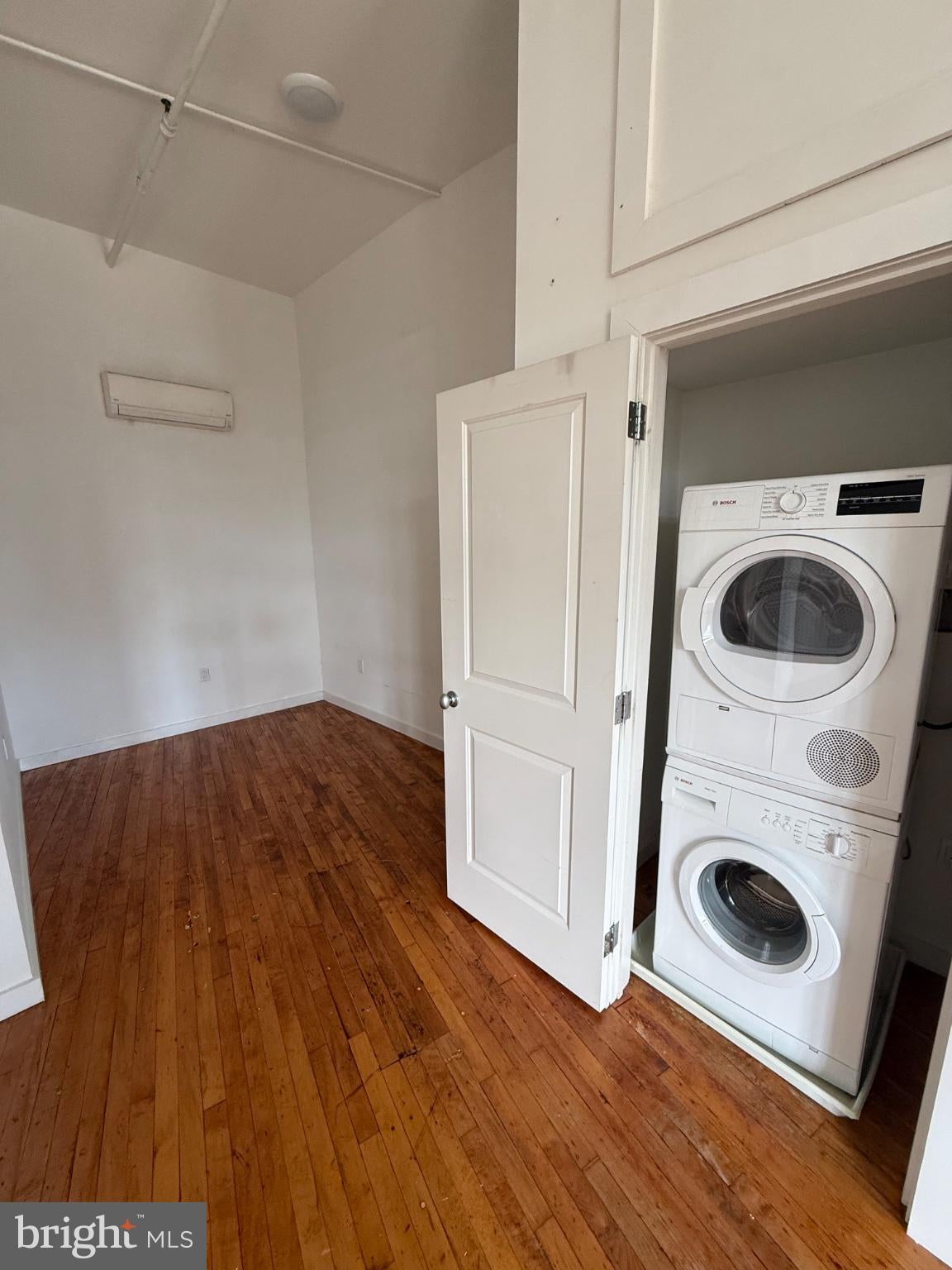4 LEVERINGTON AVENUE UNIT 207