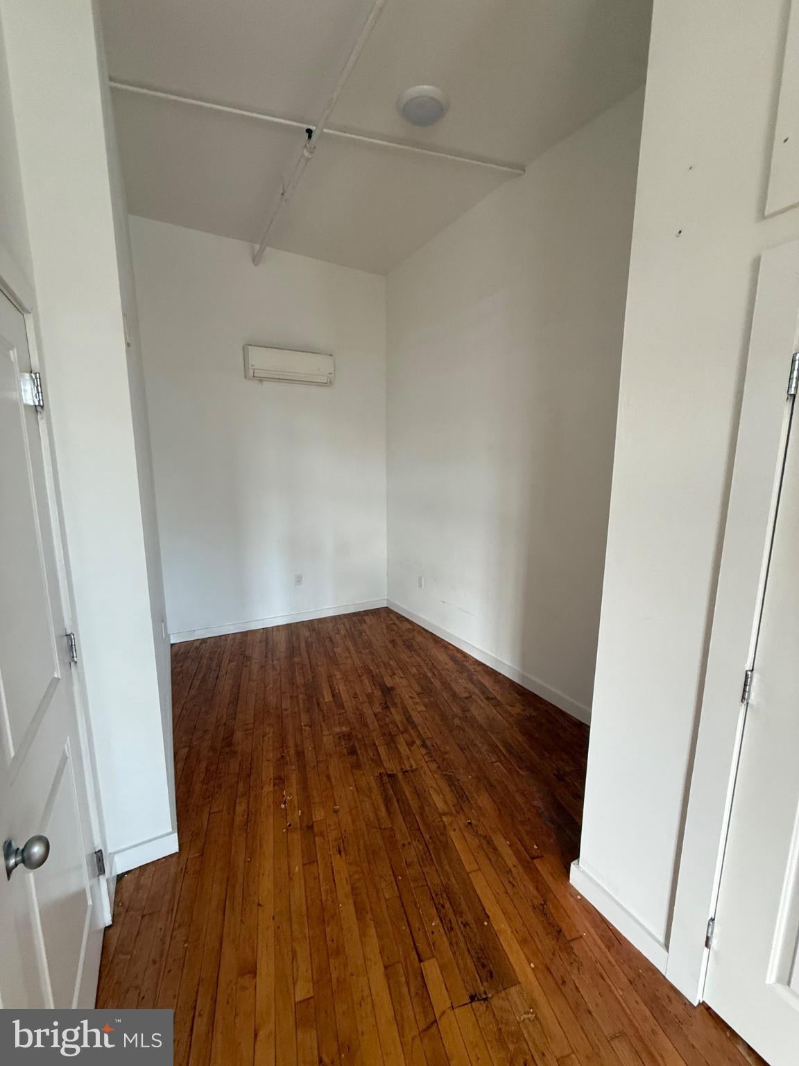 4 LEVERINGTON AVENUE UNIT 207