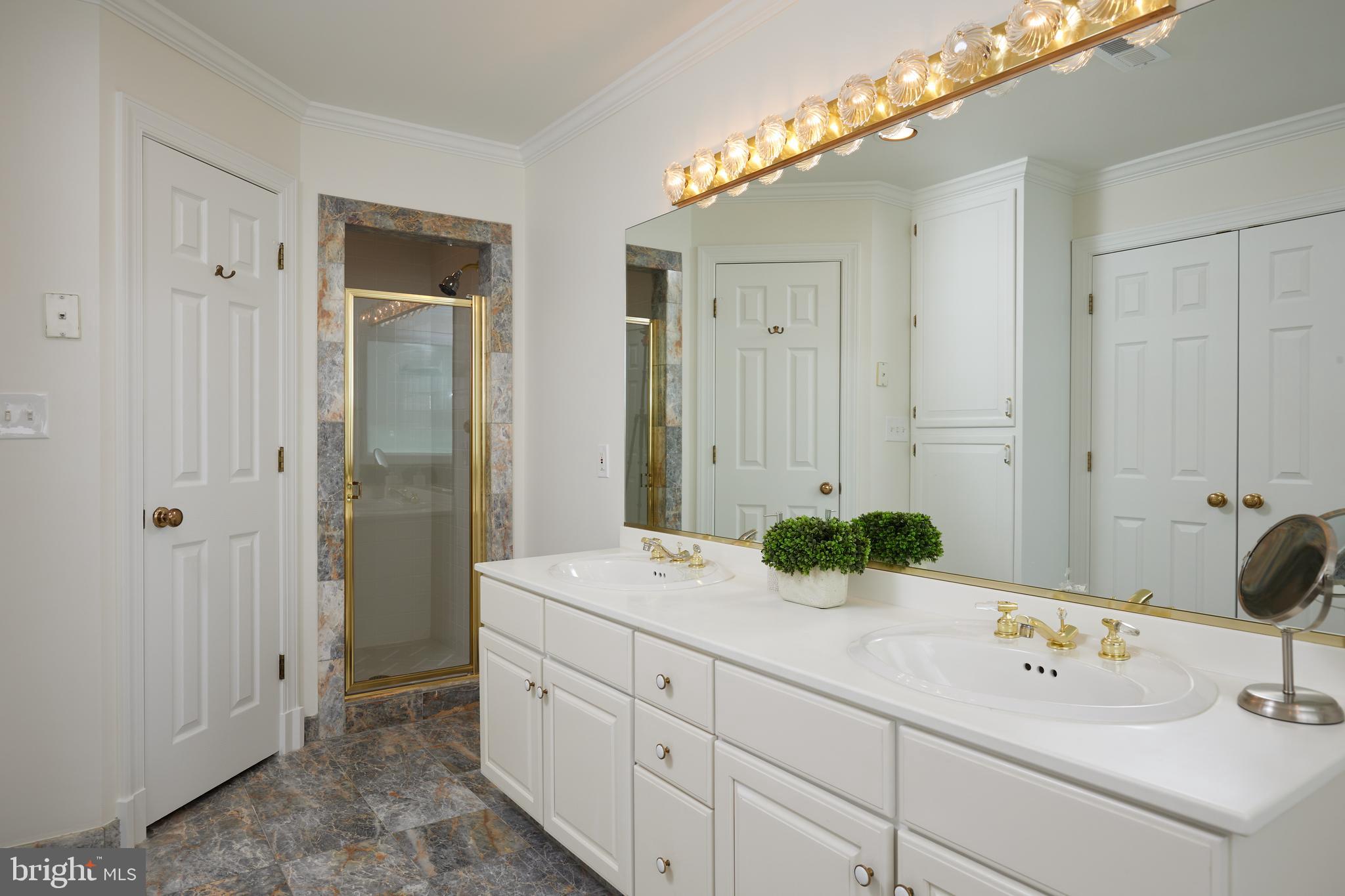 BATTERY PARK - Residential