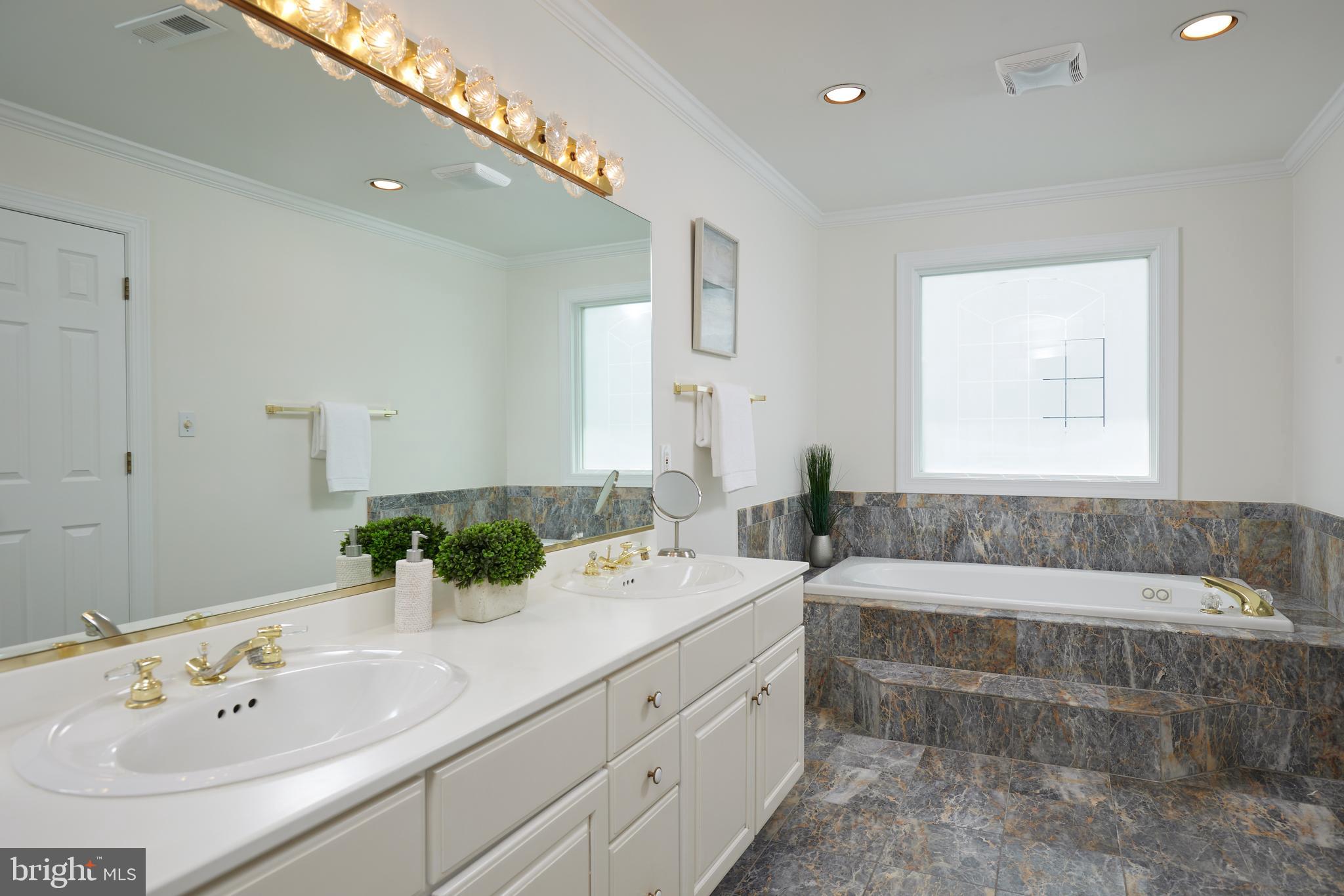 BATTERY PARK - Residential