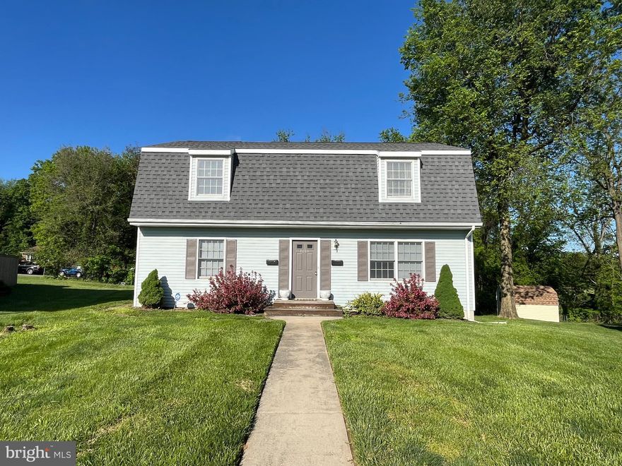 Fully occupied duplex generating $2,890 in monthly income with consistent in-place income and reliable performance. Both units are leased and producing immediate income with no vacancy exposure. Property offers a well-positioned investment opportunity with efficient operations and straightforward management. Separately metered utilities support predictable expenses. Ideal for investors seeking a clean, income-producing asset with stable tenancy. Property is tenant occupied. Showings by appointment only with proper notice. Also available as part of a 2-property duplex portfolio totaling 4 units and $5,500+ in monthly income. Both properties may be purchased individually or together. Presented by the Dreamy Dwellings Team.