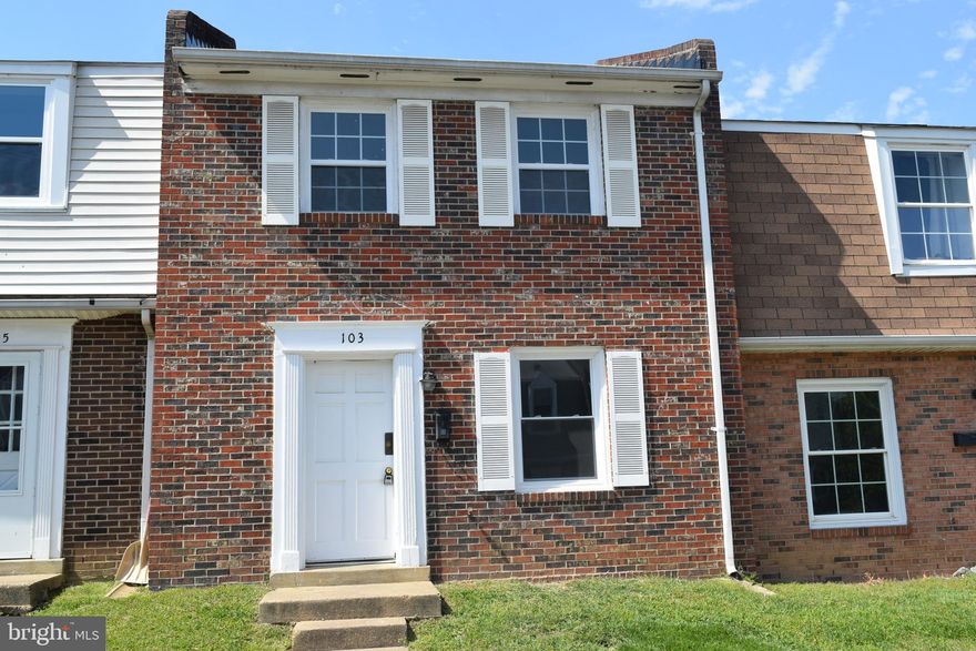 This property is a walking distance to Wegmans and less than 2 miles to Central Park with all kind of shopping and easy access to I- 95
No Pets preferred