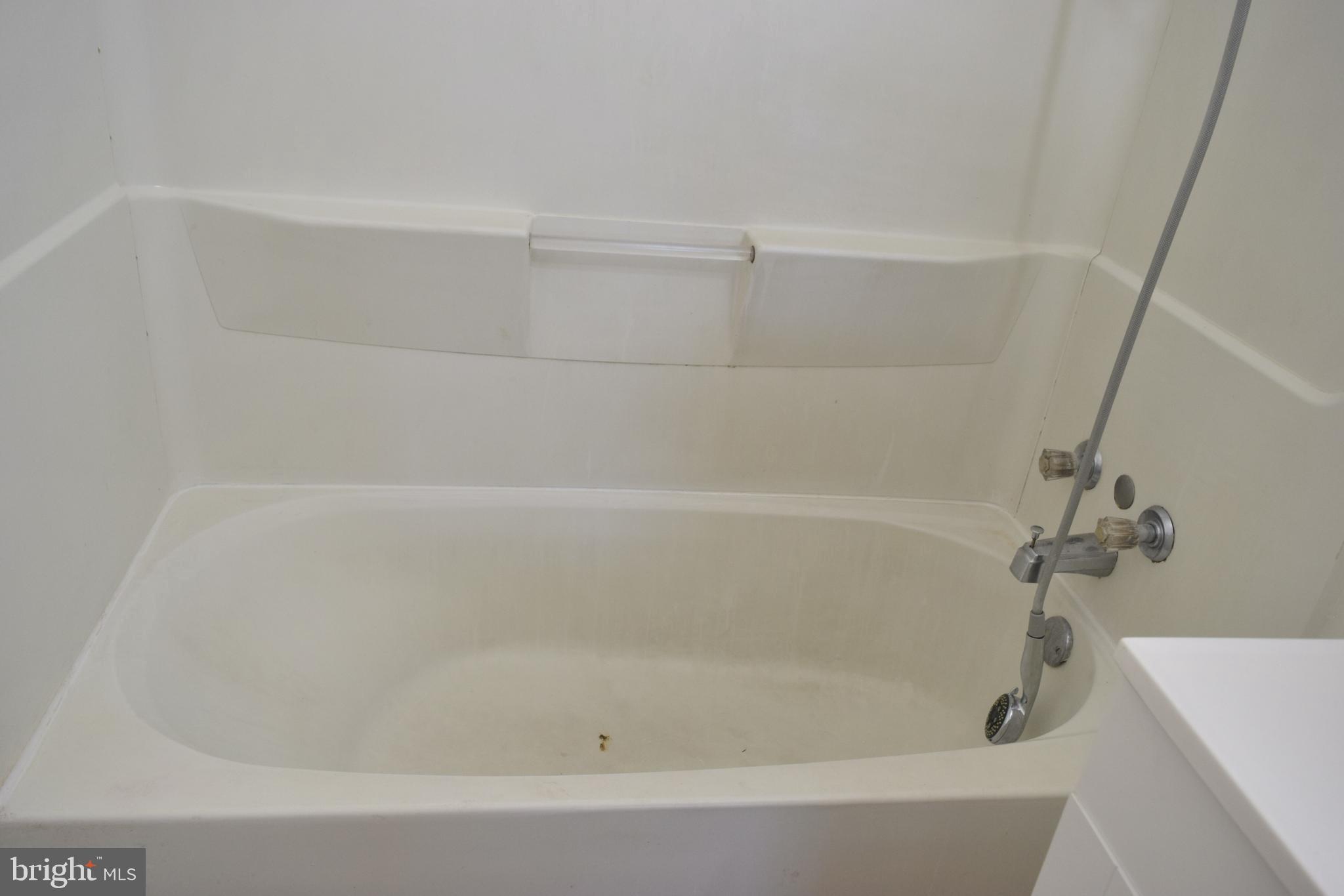 BRAGG HILL TOWNHOUSES - Residential Lease