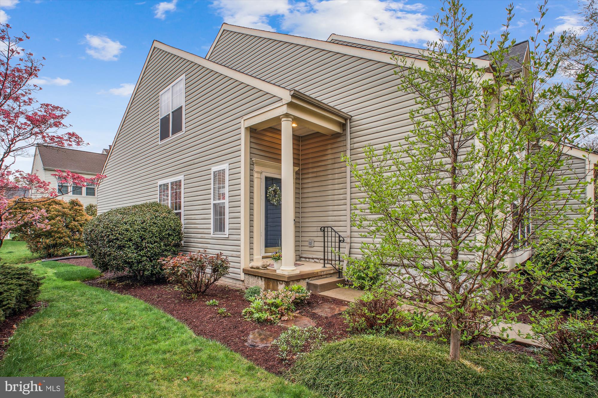 THE COURTS OF FOX MILL - Residential