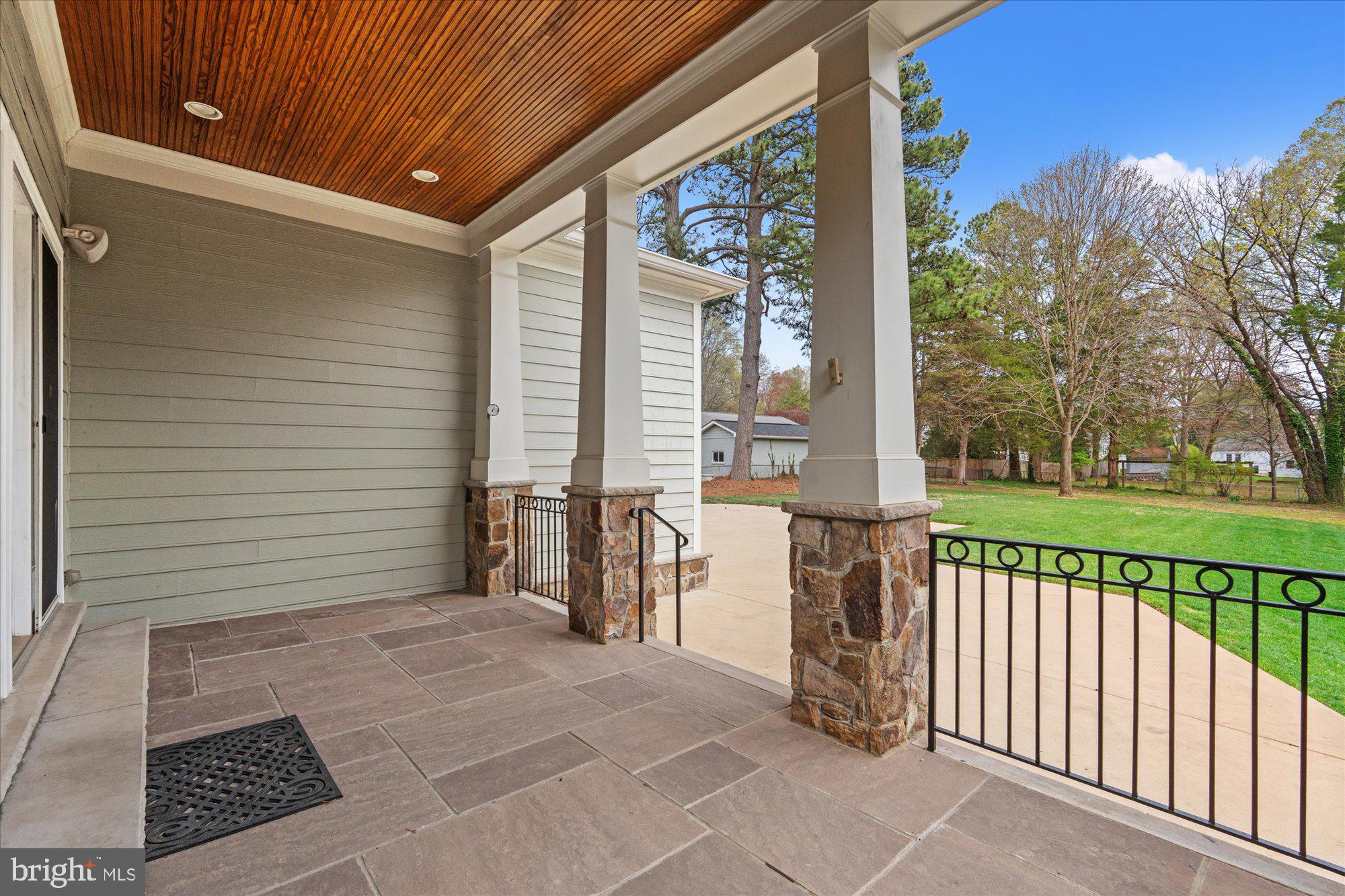 PLYMOUTH HAVEN - Residential