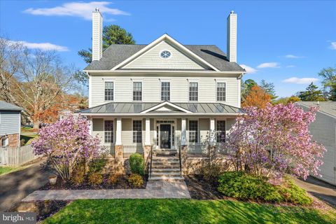 8709 FORT HUNT ROAD ALEXANDRIA VA 22308