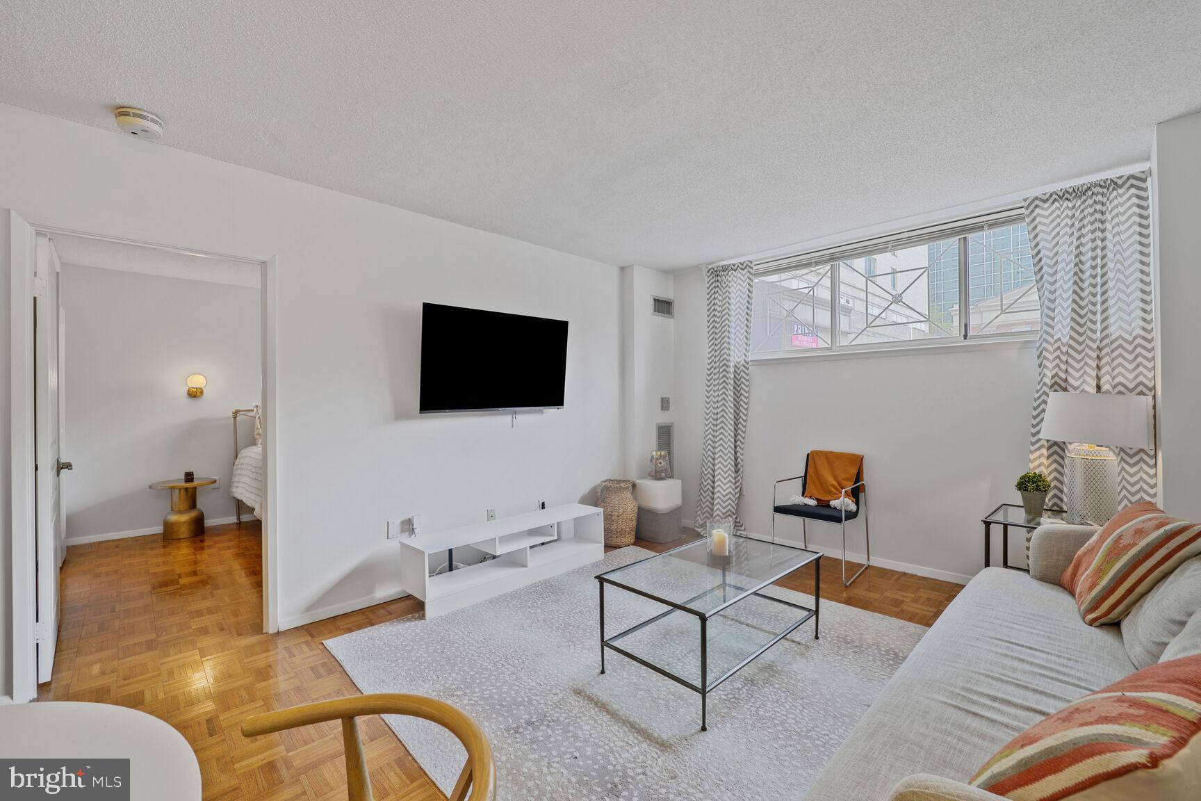 CRESCENT PLAZA - Residential