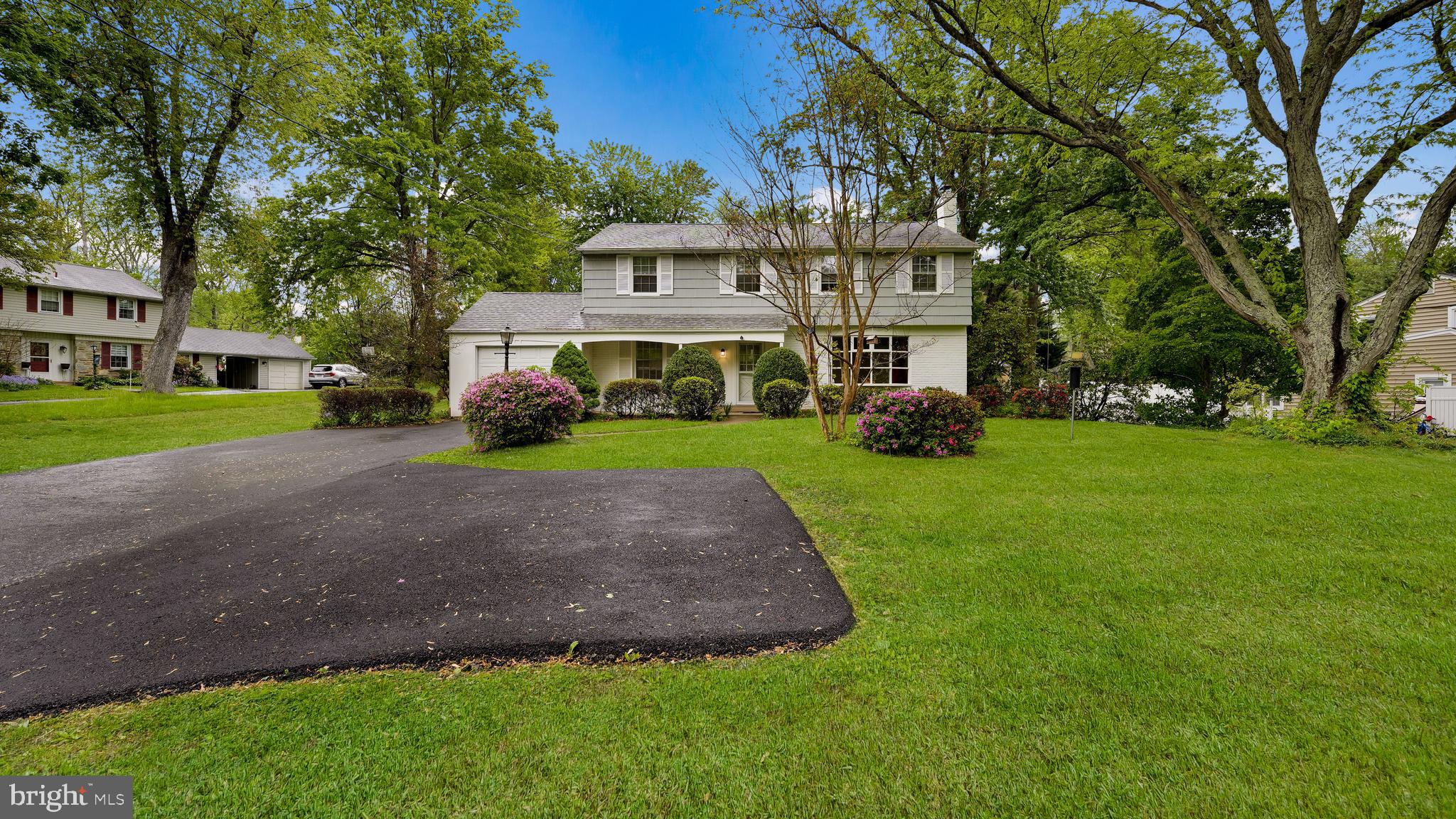 HILLSIDE MANOR - Residential