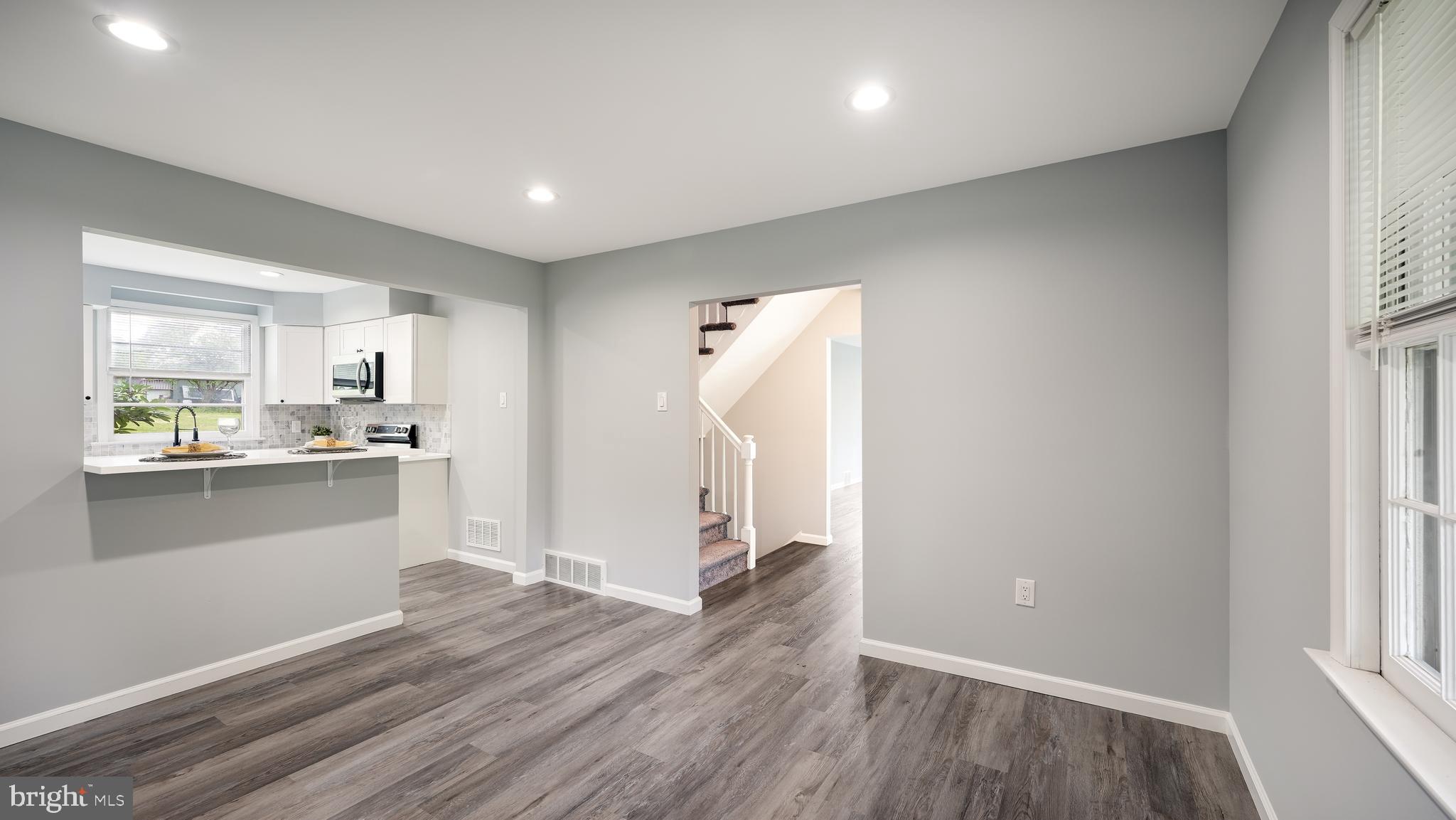 HILLSIDE MANOR - Residential