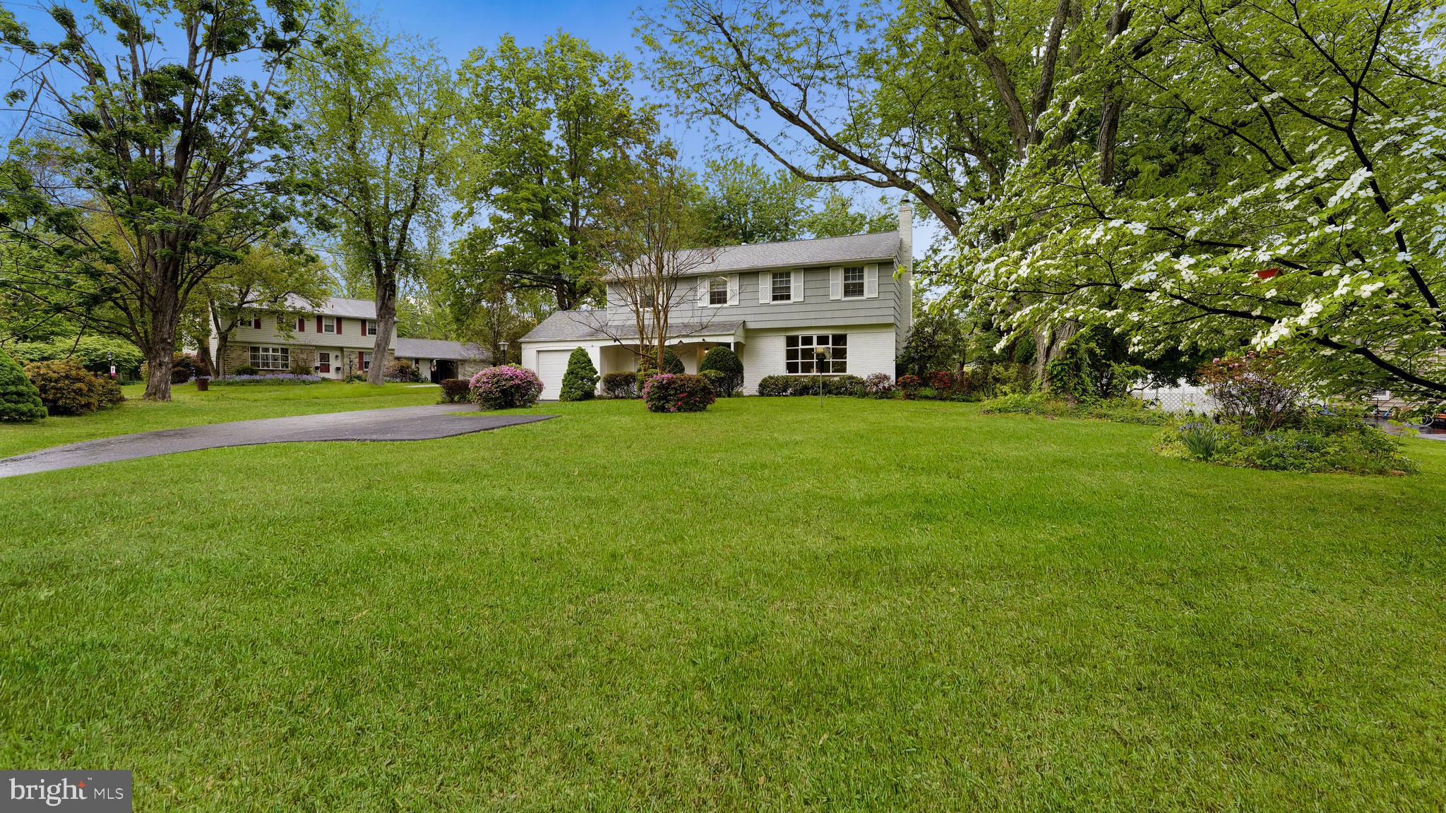 HILLSIDE MANOR - Residential