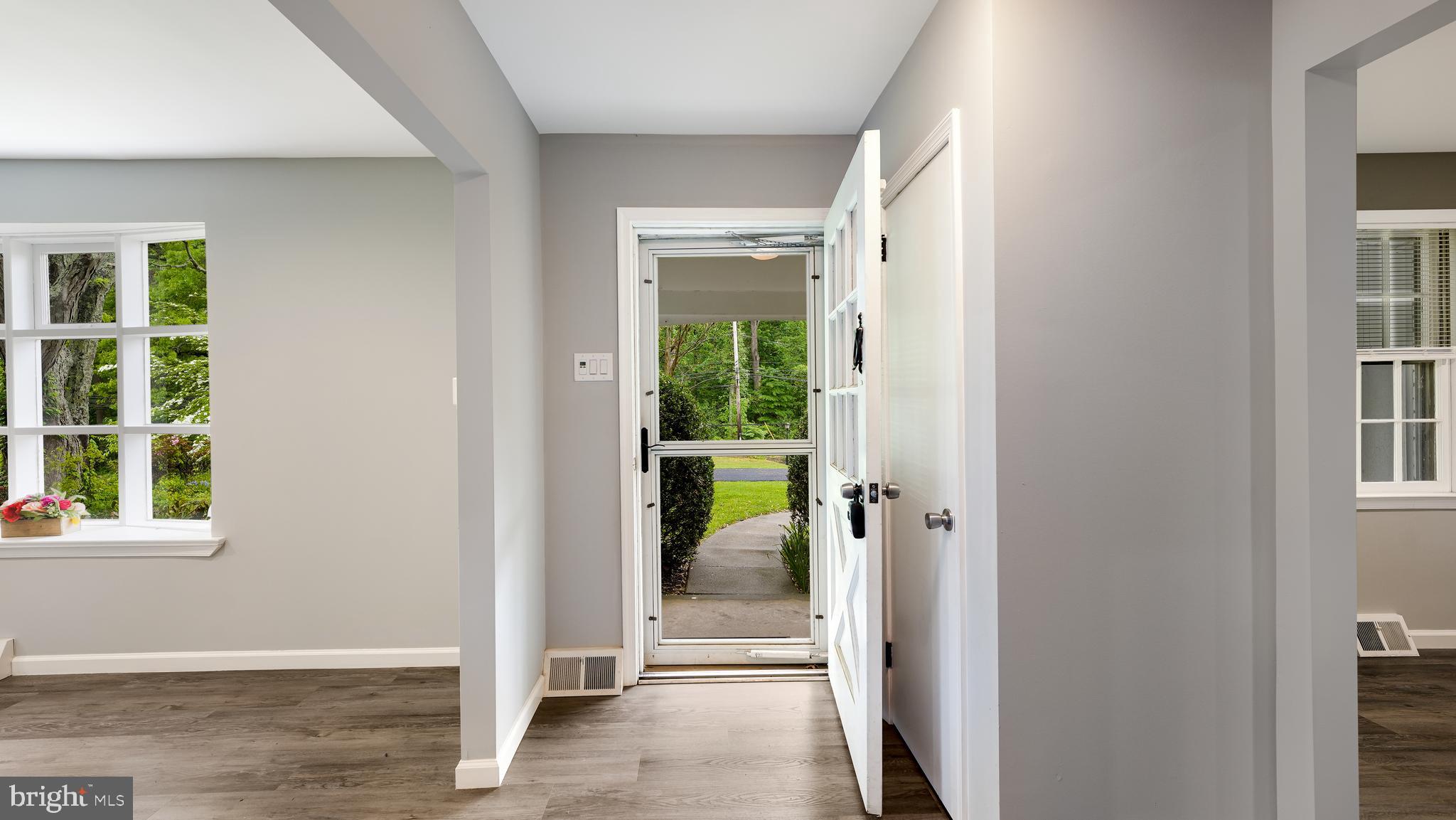 HILLSIDE MANOR - Residential