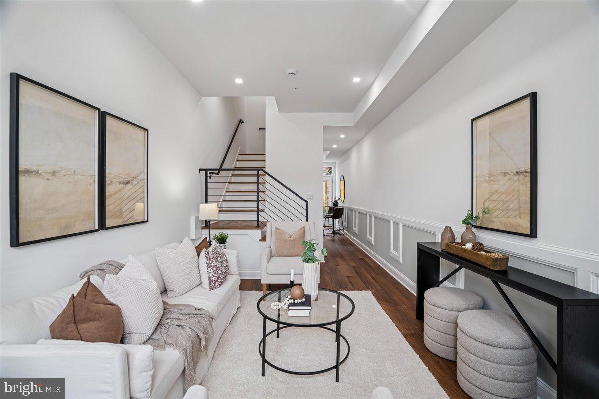 1538 LEVIS STREET NE