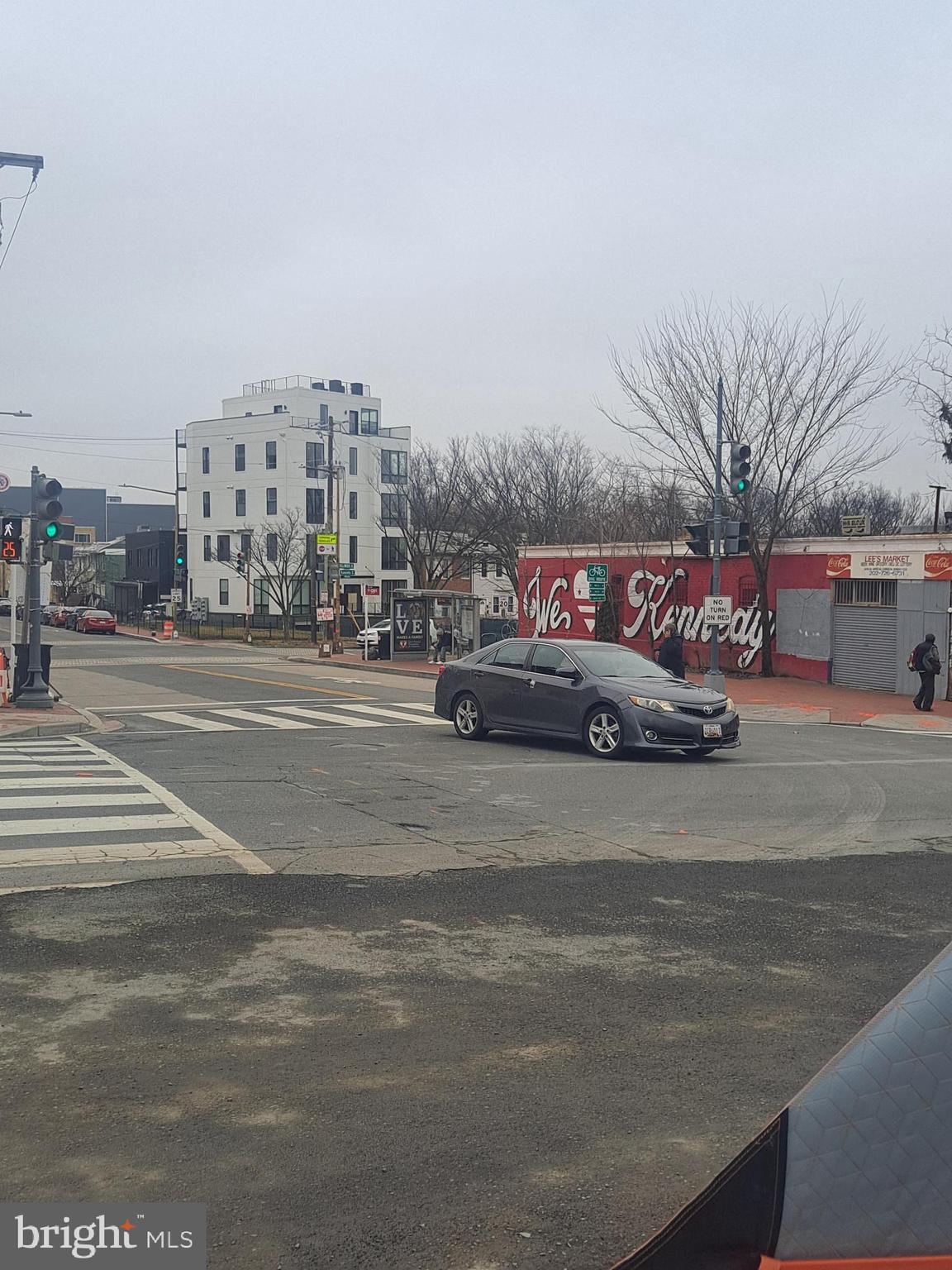 PETWORTH - Commercial Sale