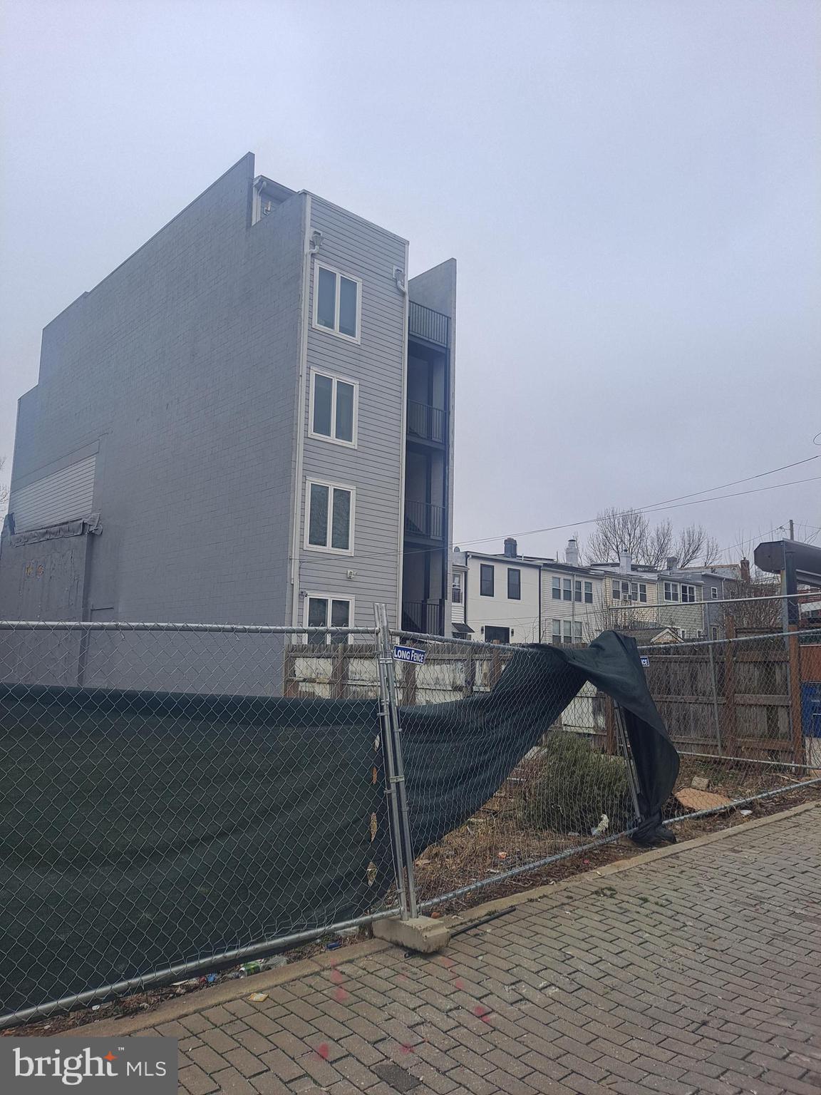 PETWORTH - Commercial Sale
