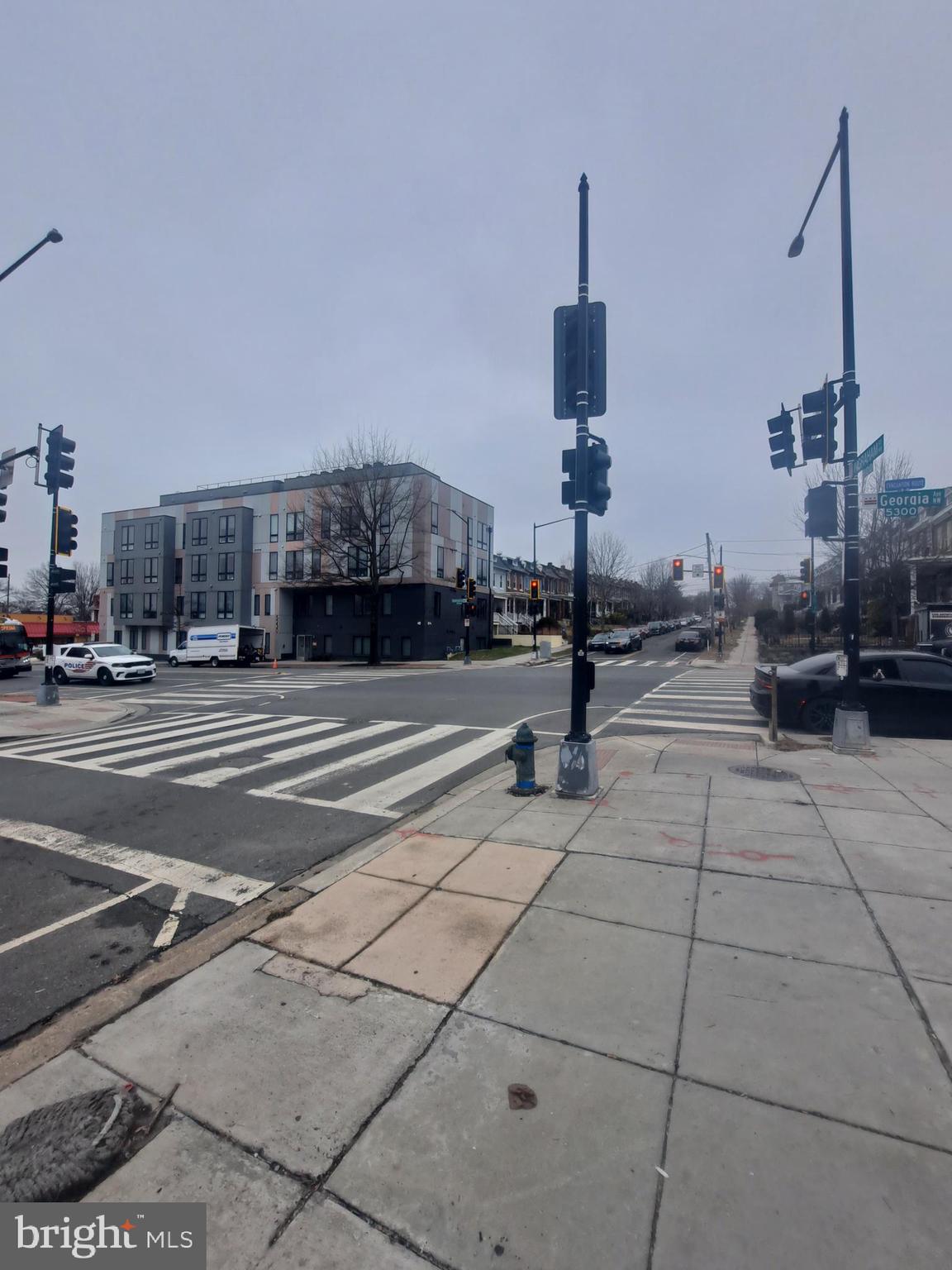 PETWORTH - Commercial Sale