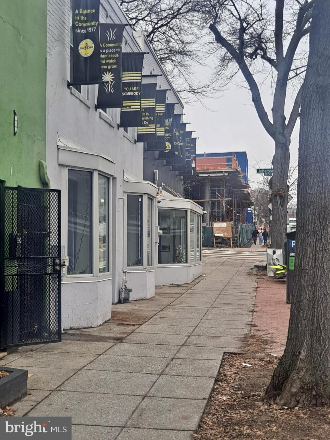 PETWORTH - Commercial Sale