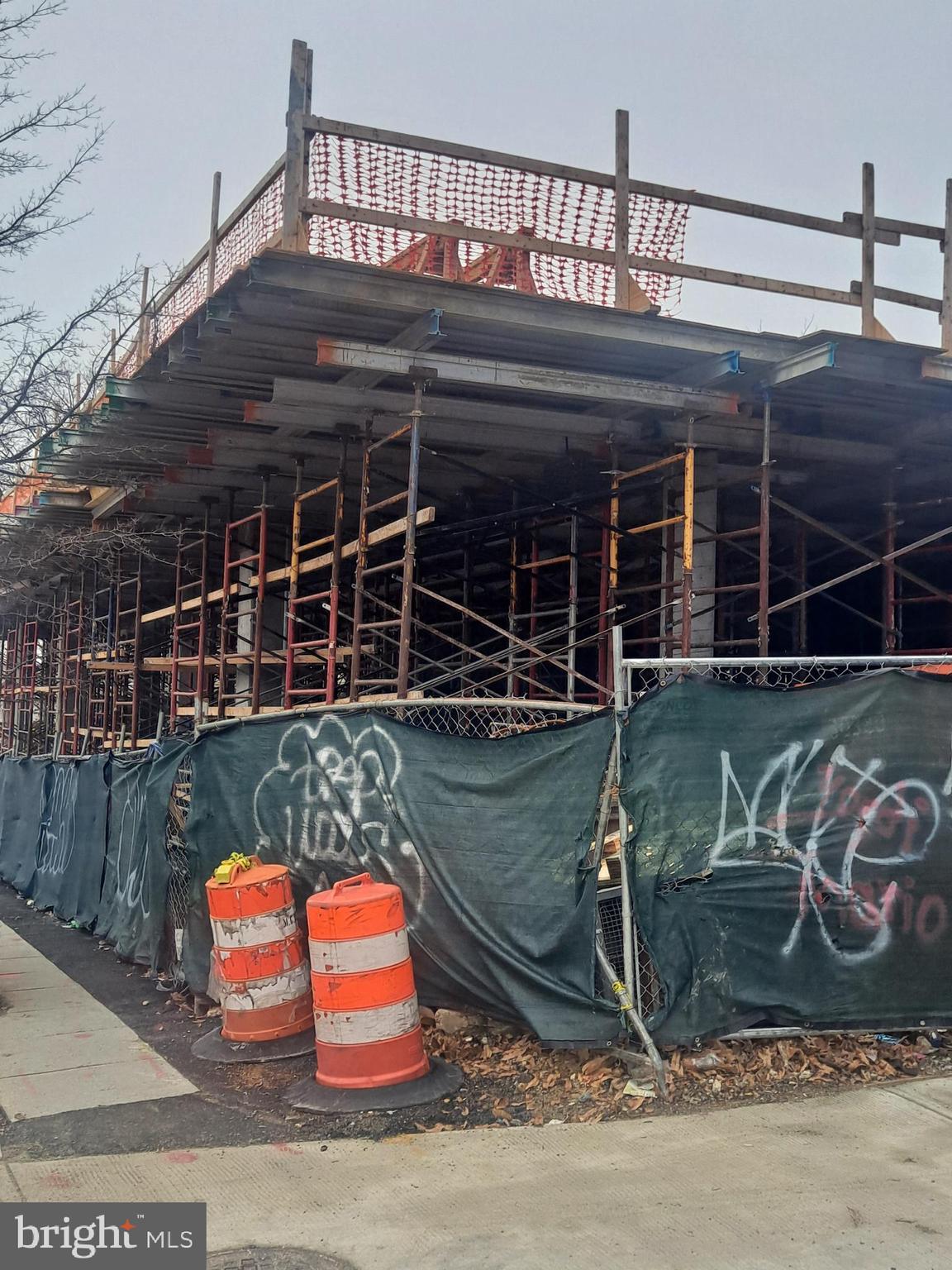 PETWORTH - Commercial Sale