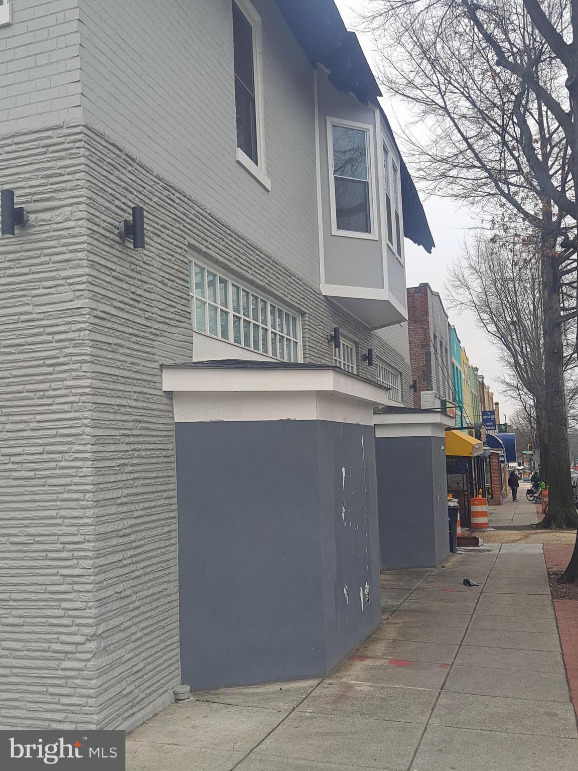 PETWORTH - Commercial Sale