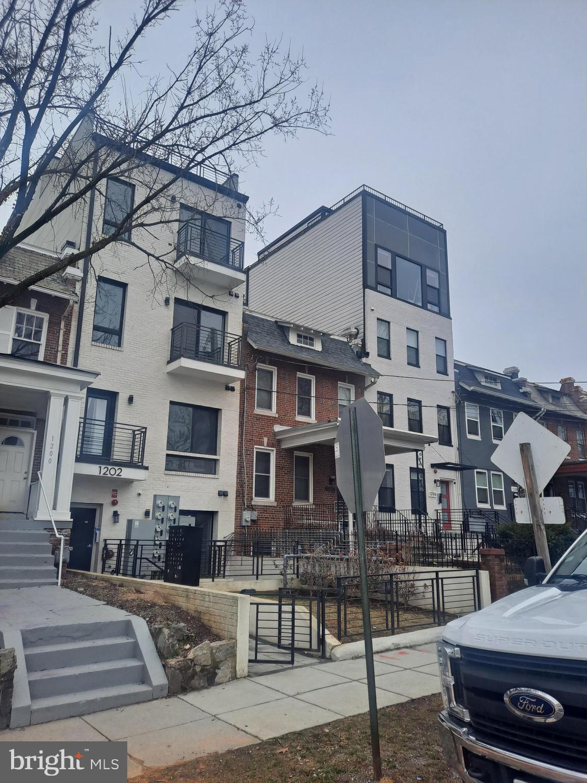 PETWORTH - Commercial Sale