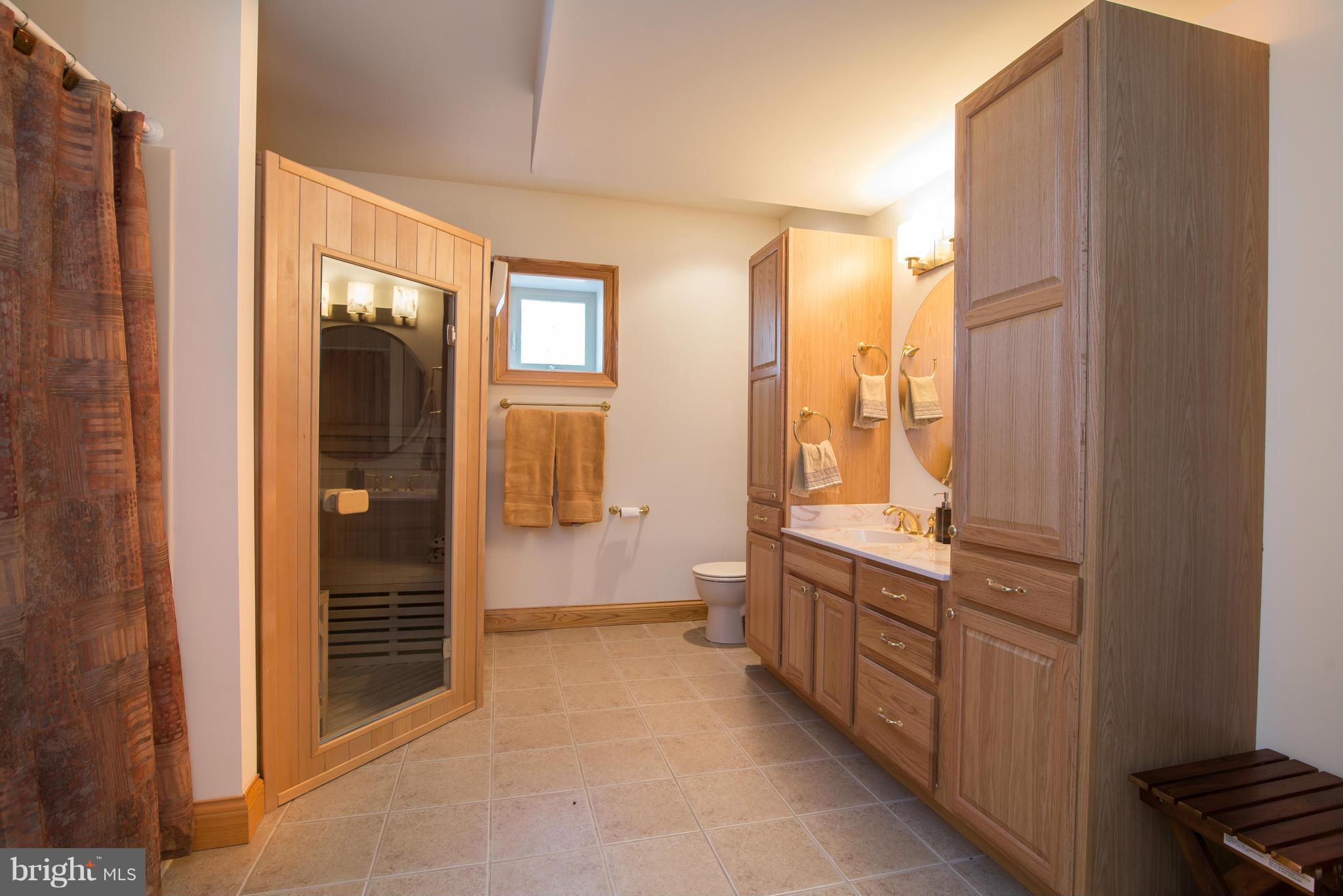 THE WOODS RESORT - Residential Lease