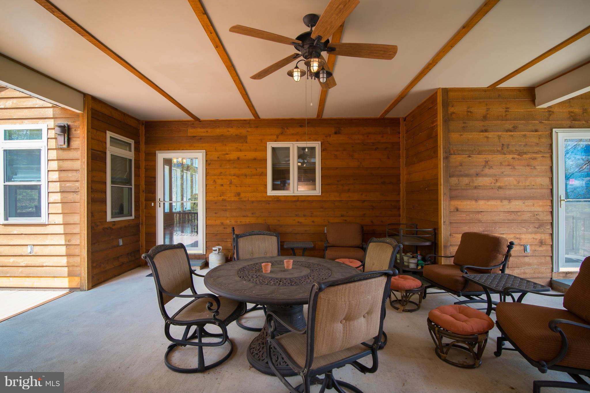 THE WOODS RESORT - Residential Lease