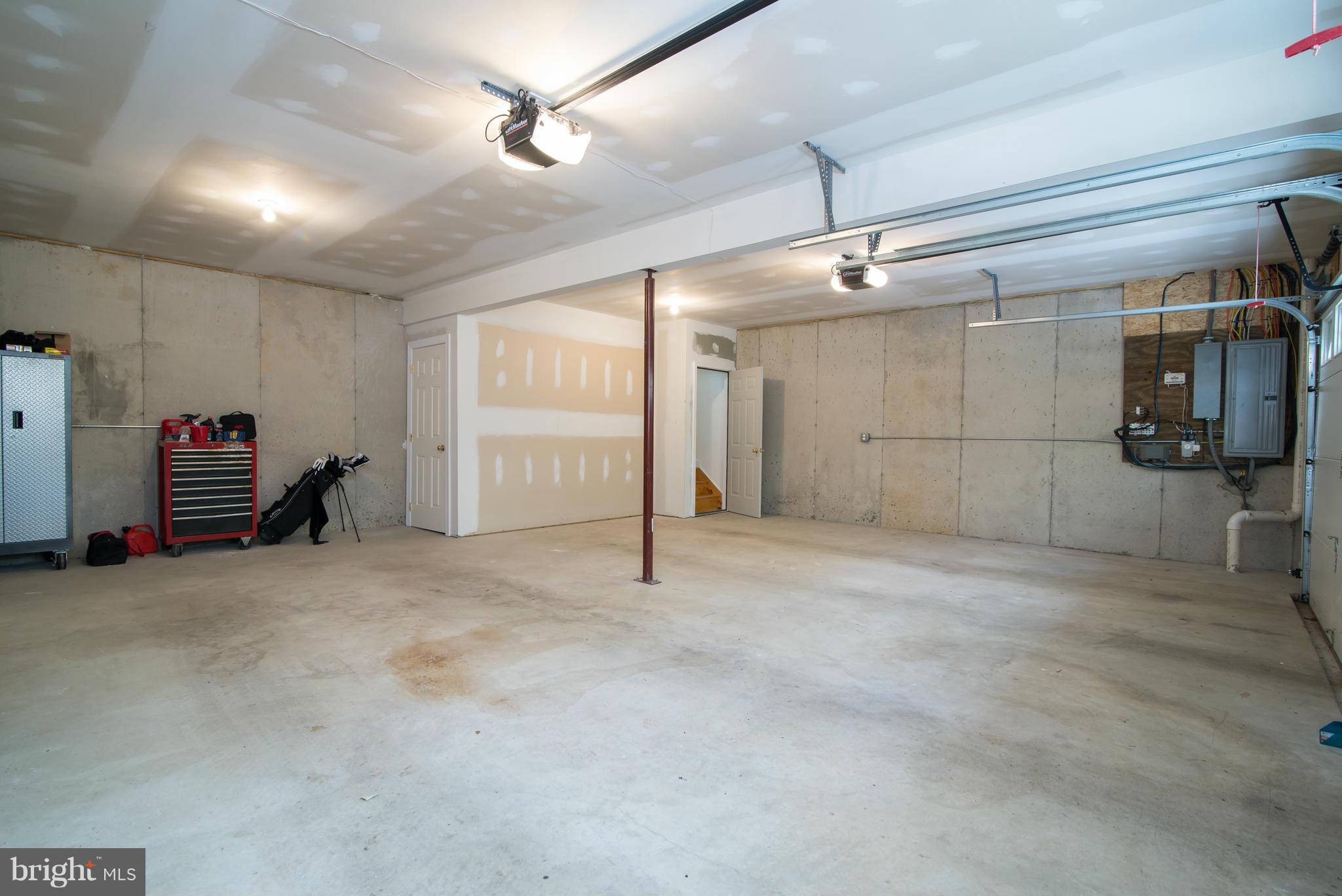 THE WOODS RESORT - Residential Lease