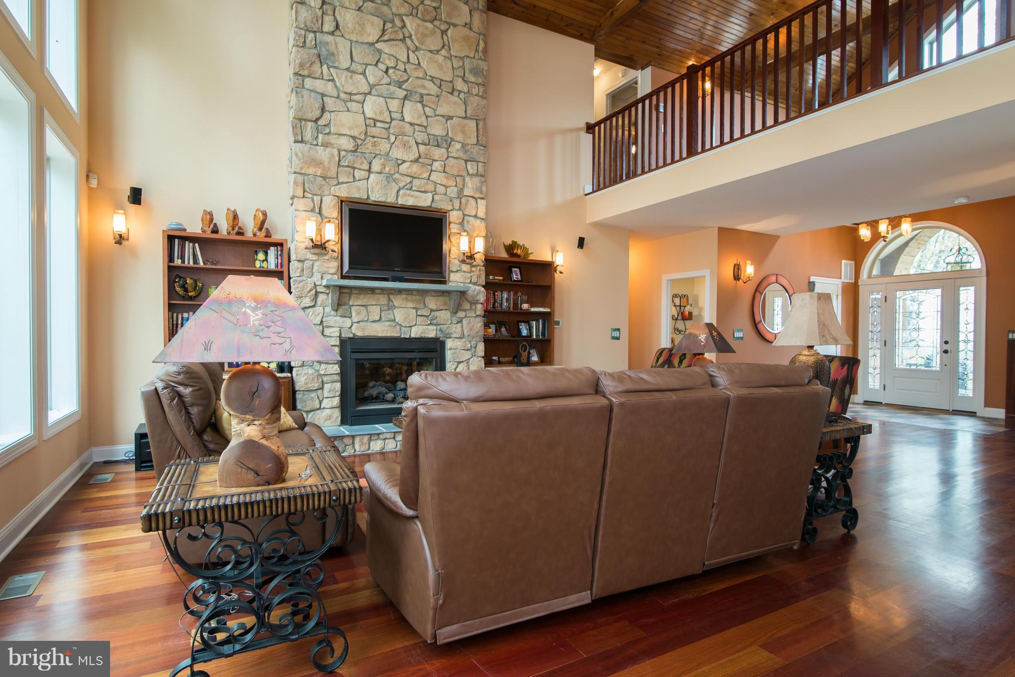 THE WOODS RESORT - Residential Lease