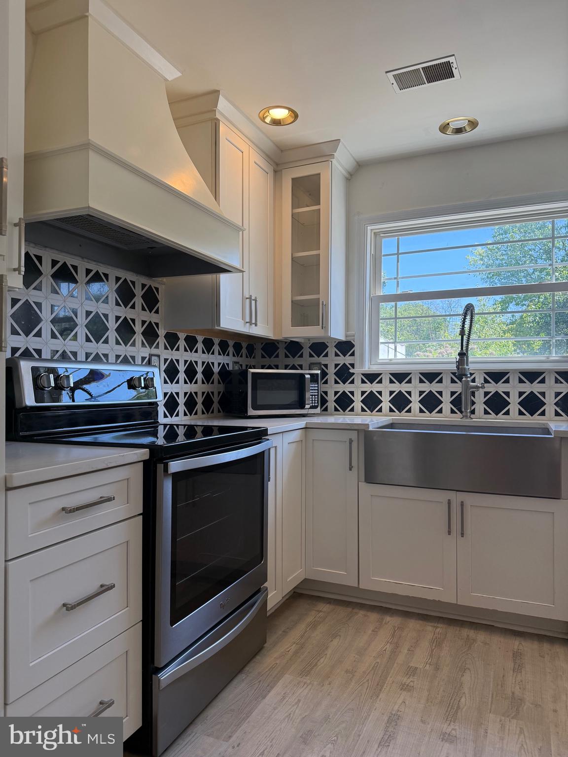 LOCUST HILL - Residential