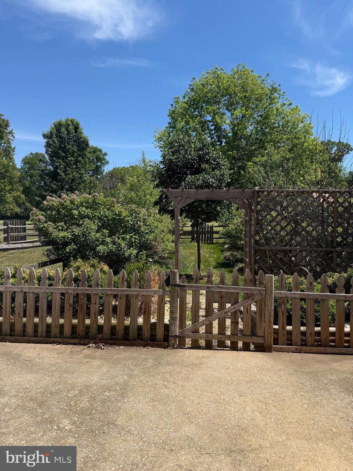 LOCUST HILL - Residential