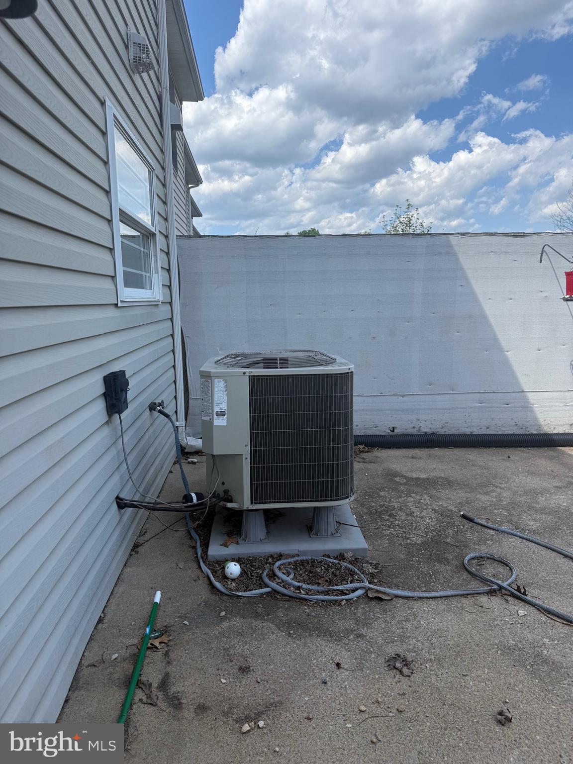 LOCUST HILL - Residential