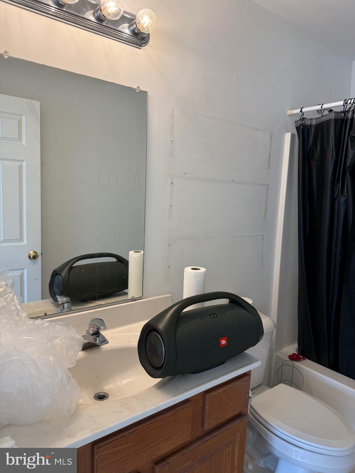 LOCUST HILL - Residential