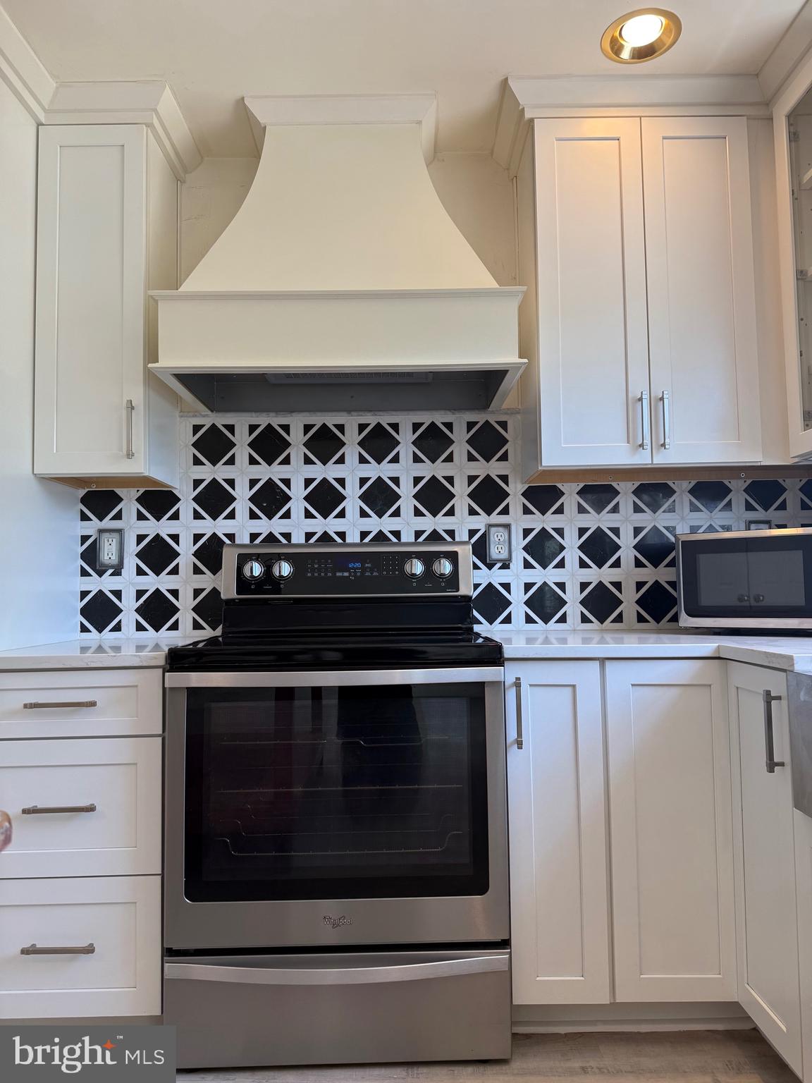LOCUST HILL - Residential