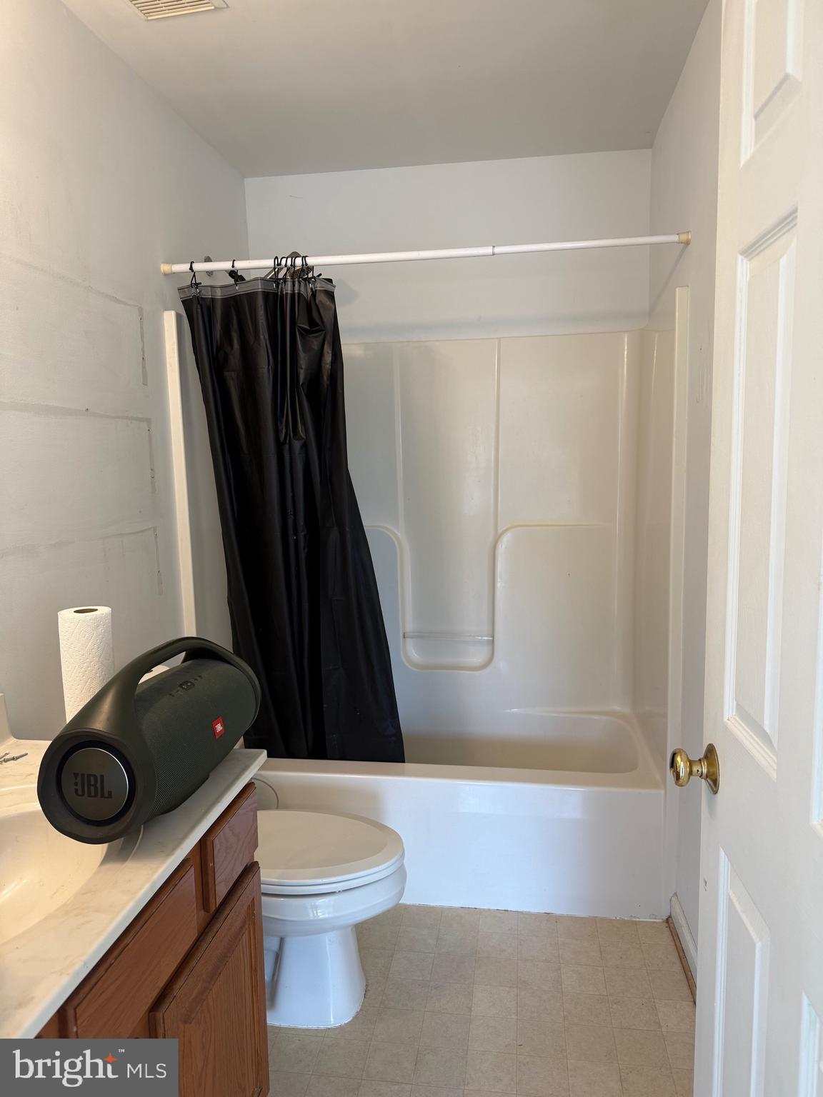 LOCUST HILL - Residential