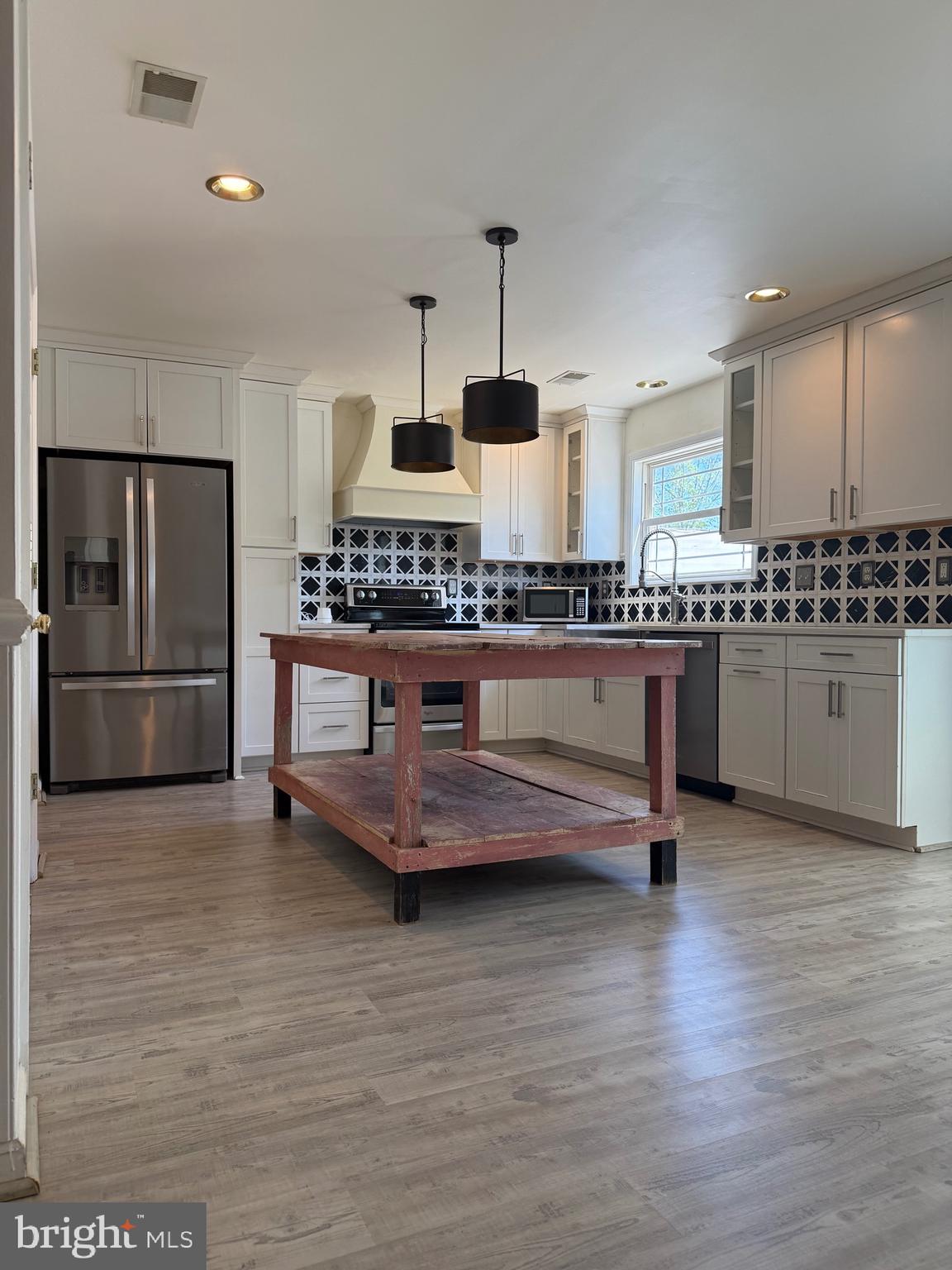 LOCUST HILL - Residential