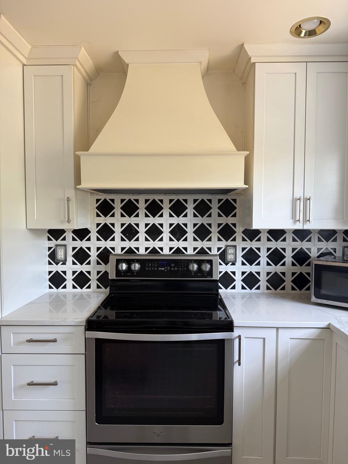 LOCUST HILL - Residential