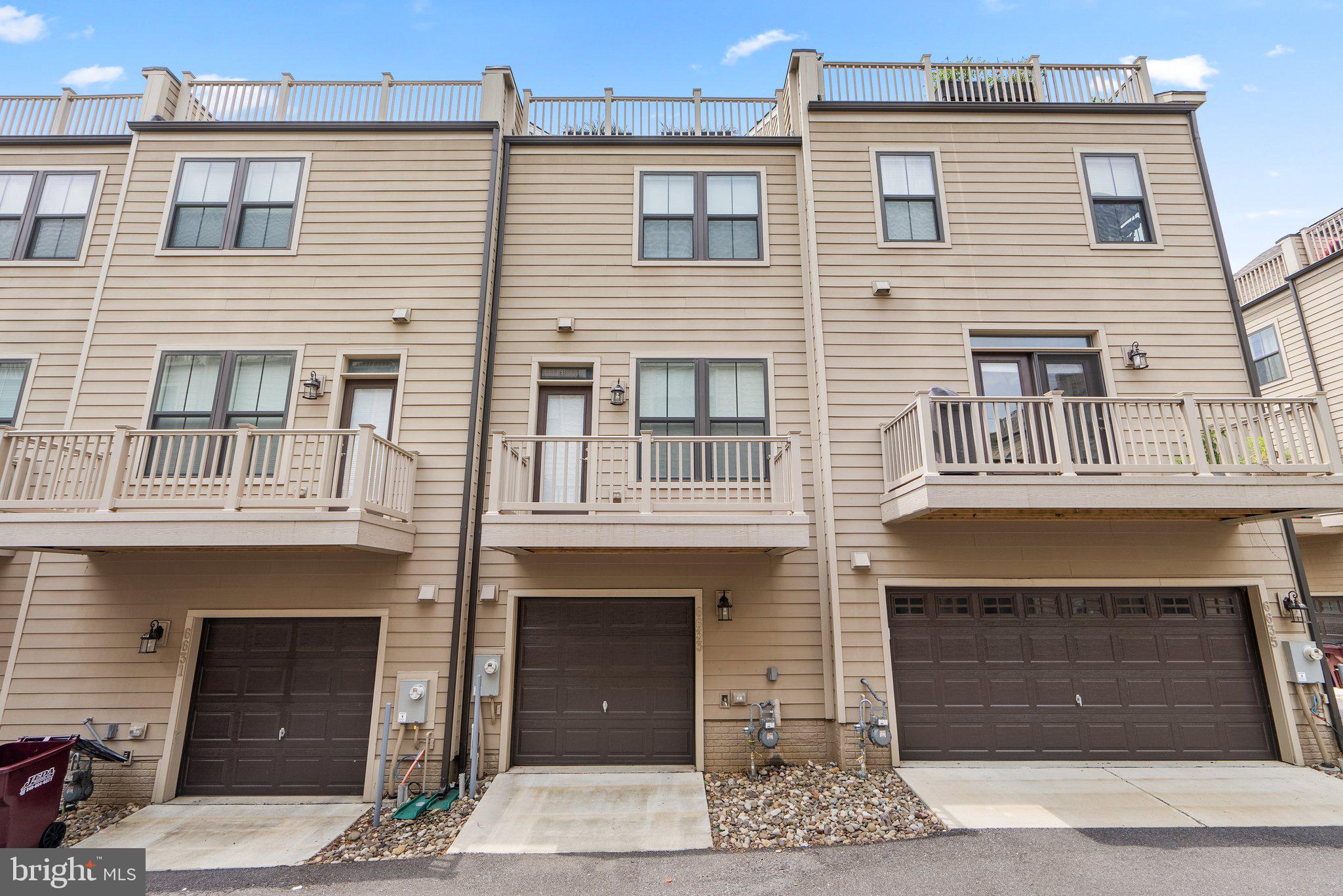 RIVERDALE PARK STATION - Residential