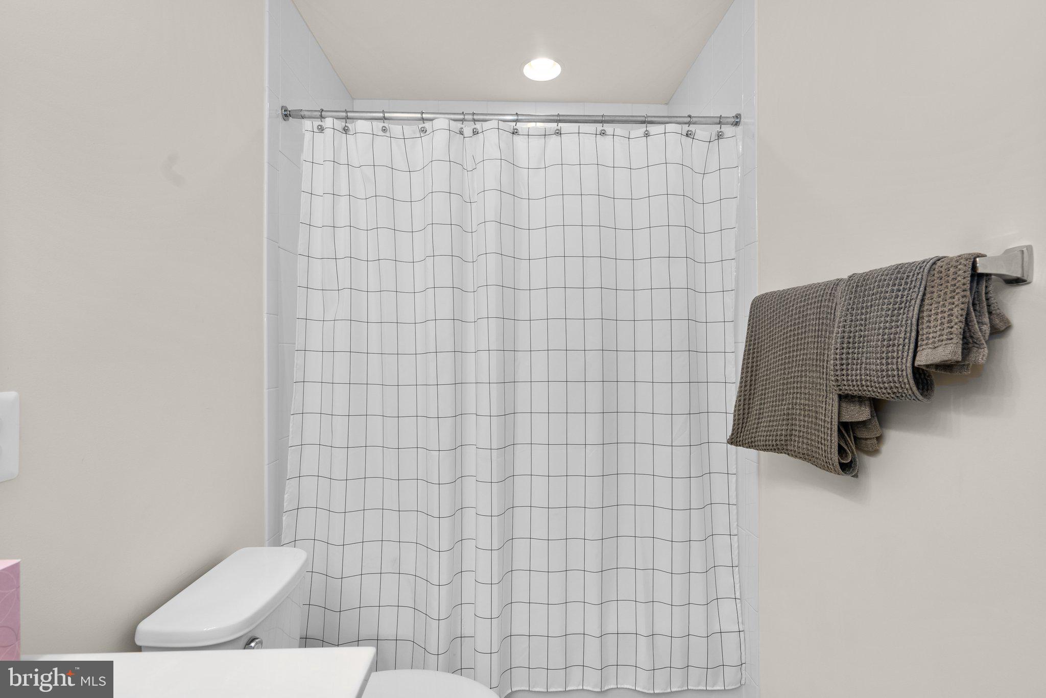 RIVERDALE PARK STATION - Residential