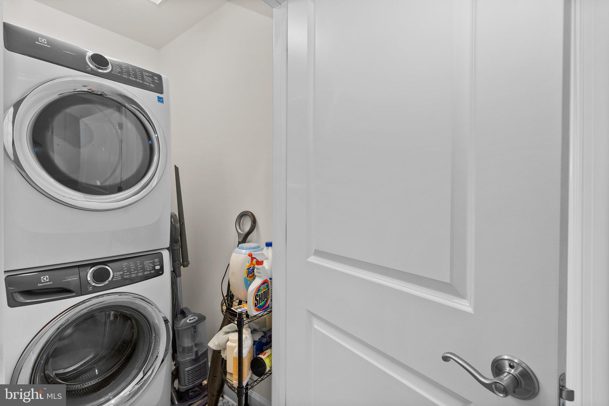 RIVERDALE PARK STATION - Residential