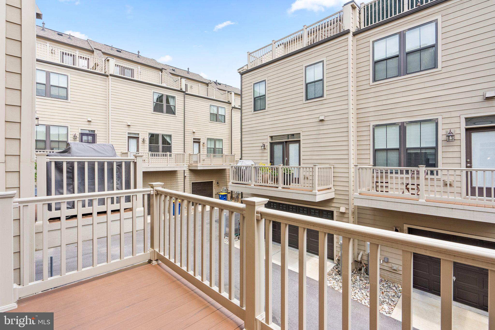 RIVERDALE PARK STATION - Residential