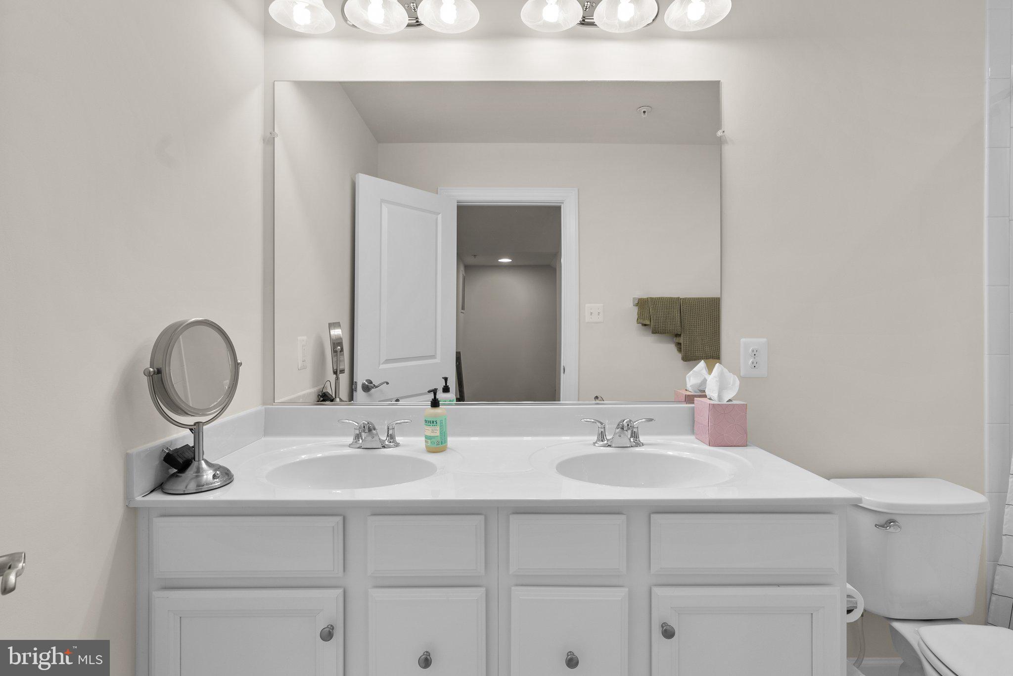 RIVERDALE PARK STATION - Residential