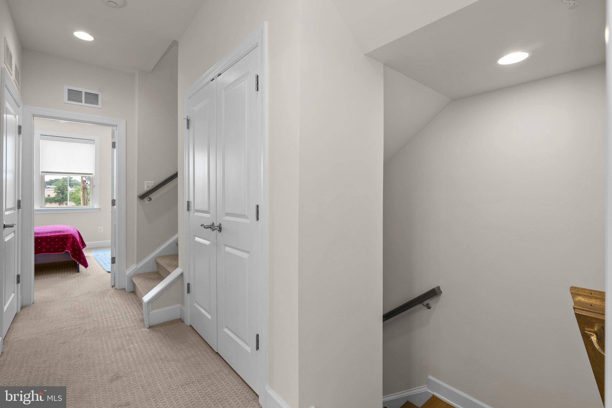 RIVERDALE PARK STATION - Residential