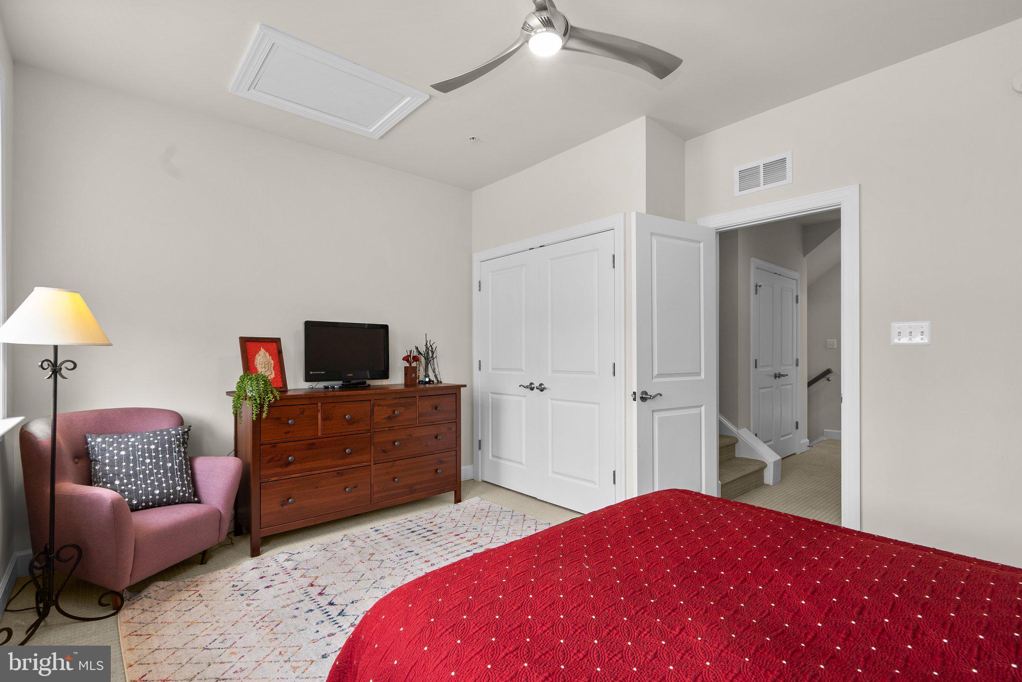 RIVERDALE PARK STATION - Residential