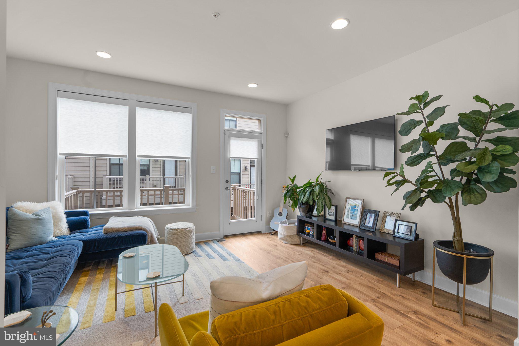 RIVERDALE PARK STATION - Residential