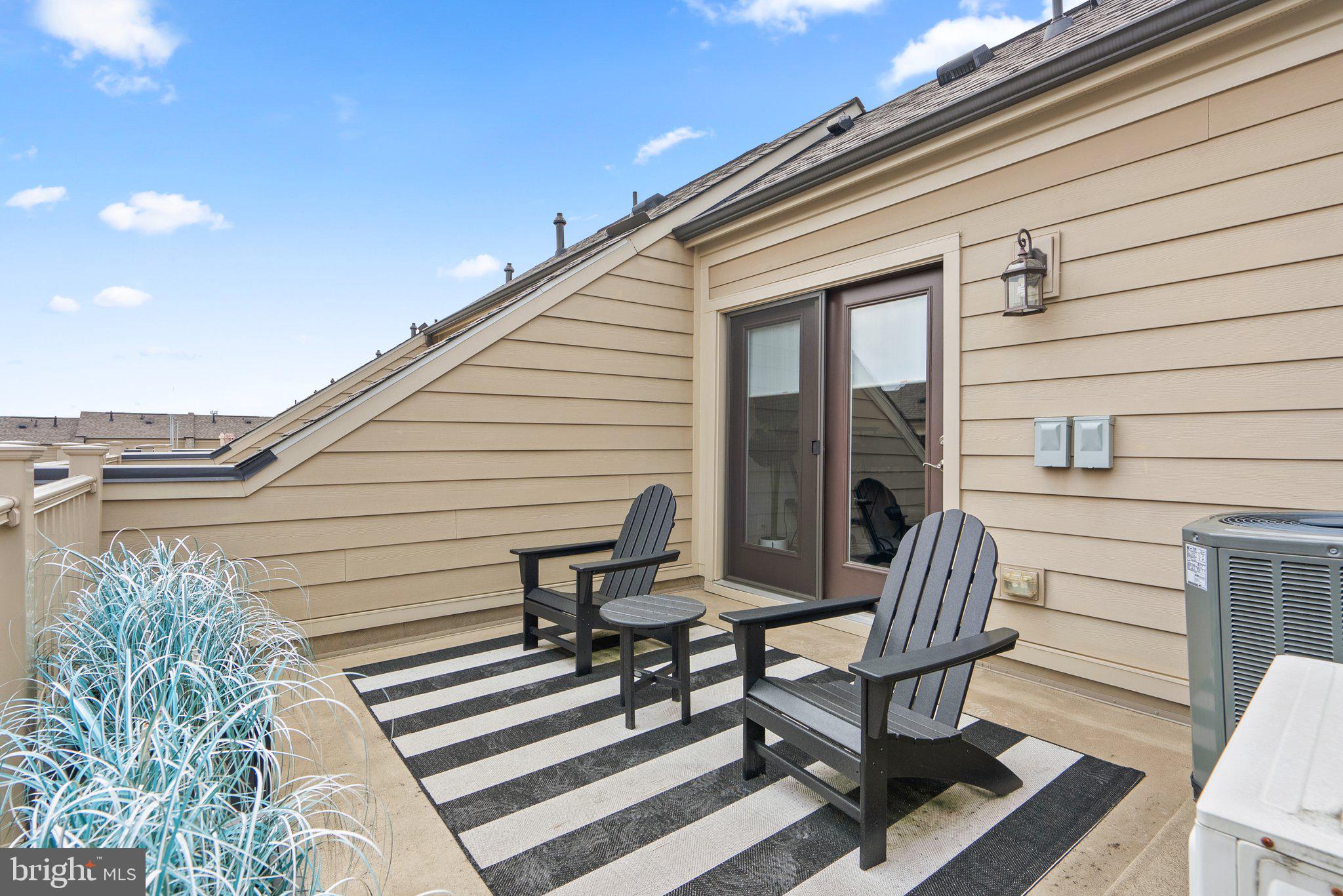 RIVERDALE PARK STATION - Residential