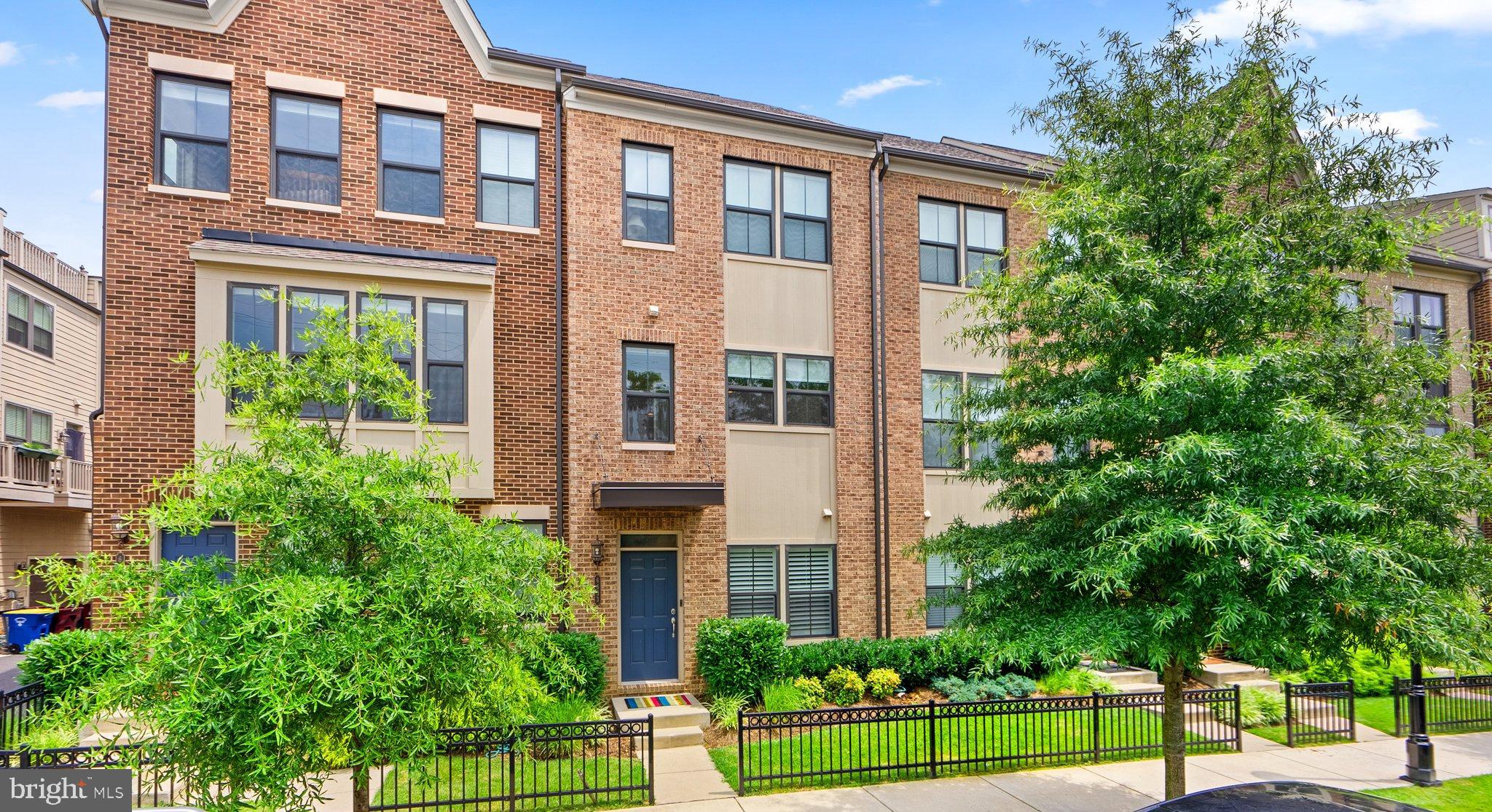 RIVERDALE PARK STATION - Residential