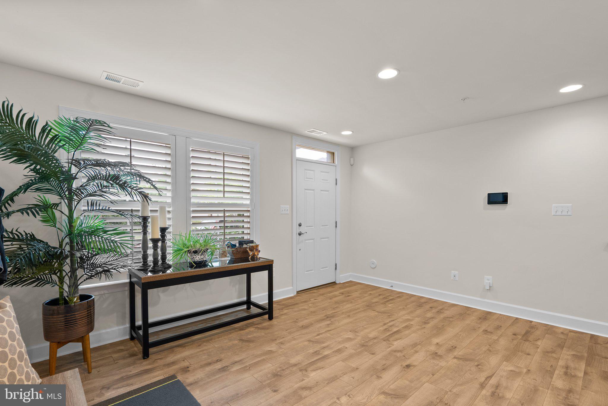 RIVERDALE PARK STATION - Residential