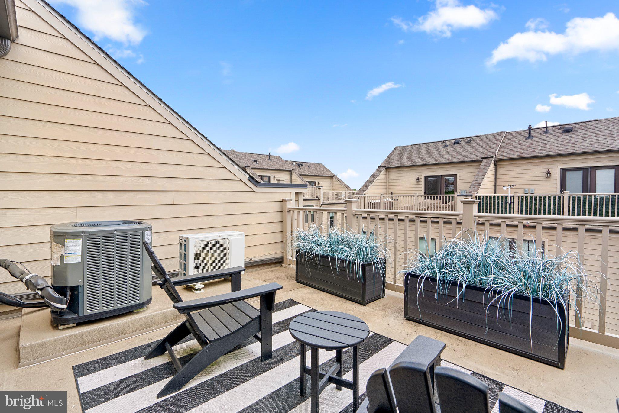 RIVERDALE PARK STATION - Residential