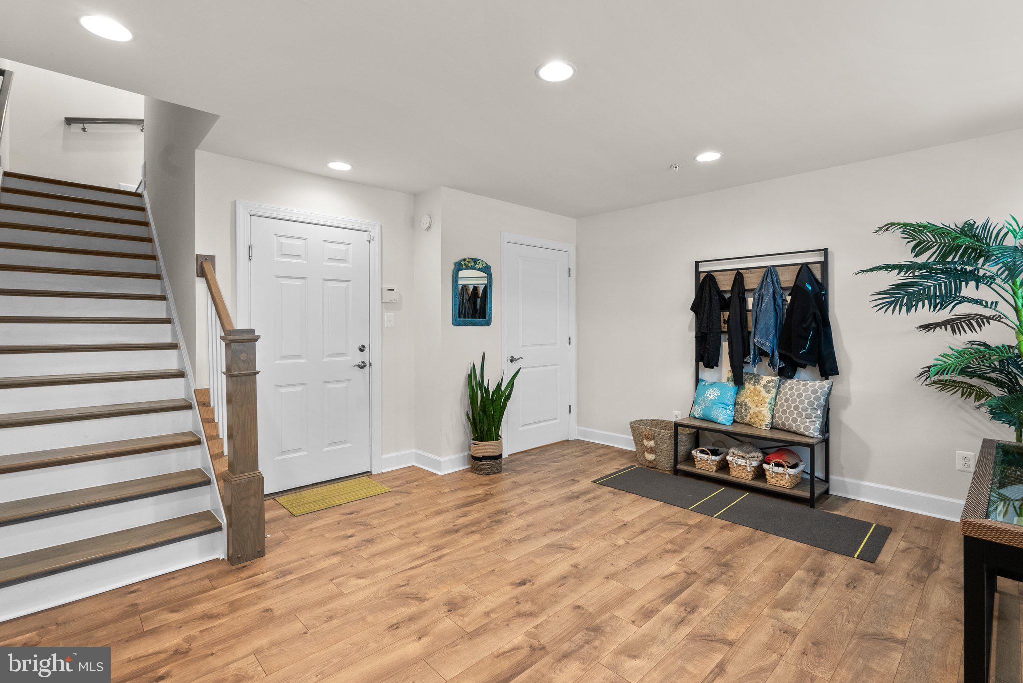 RIVERDALE PARK STATION - Residential