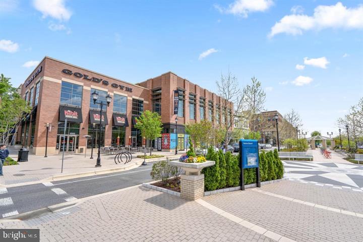 RIVERDALE PARK STATION - Residential