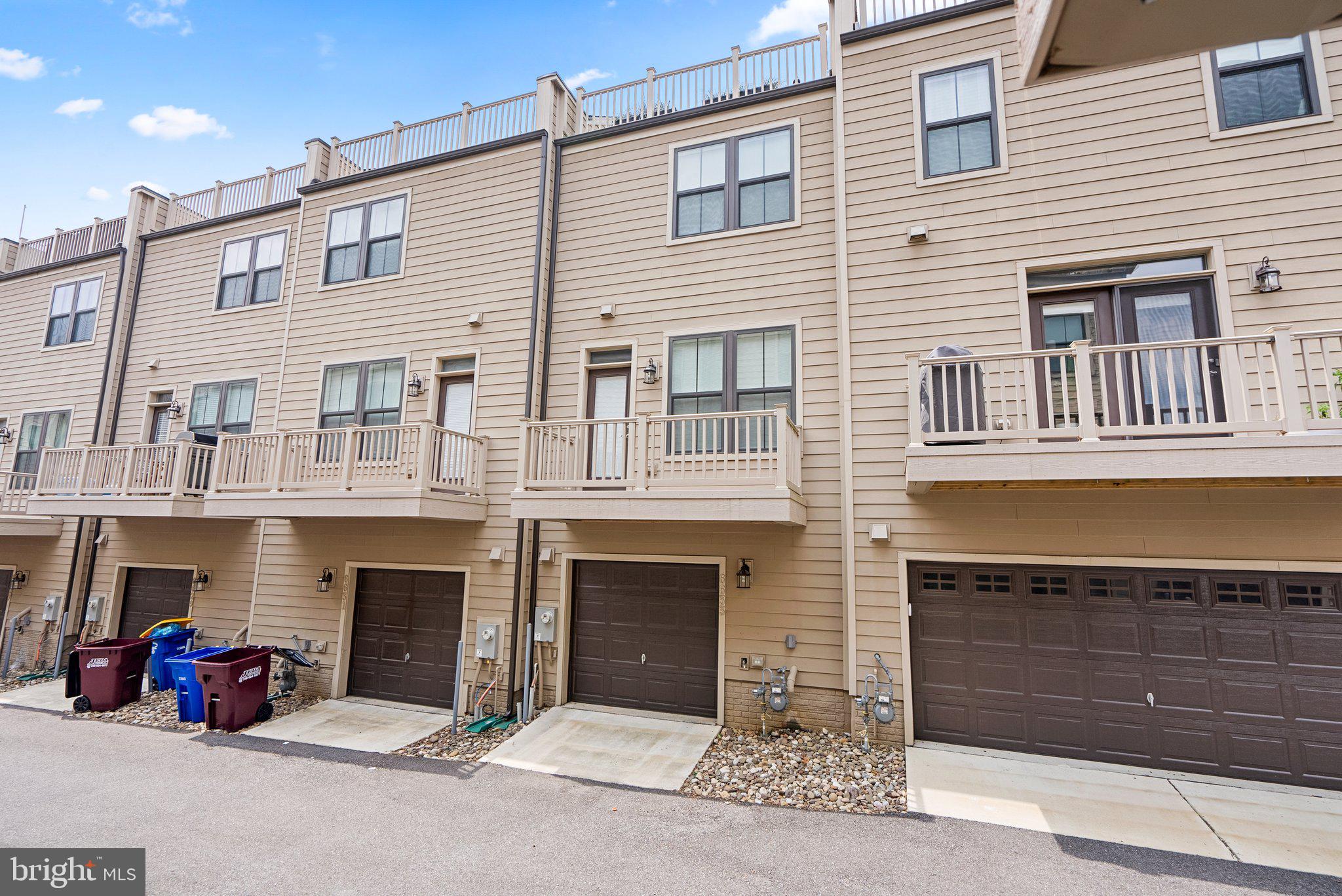 RIVERDALE PARK STATION - Residential